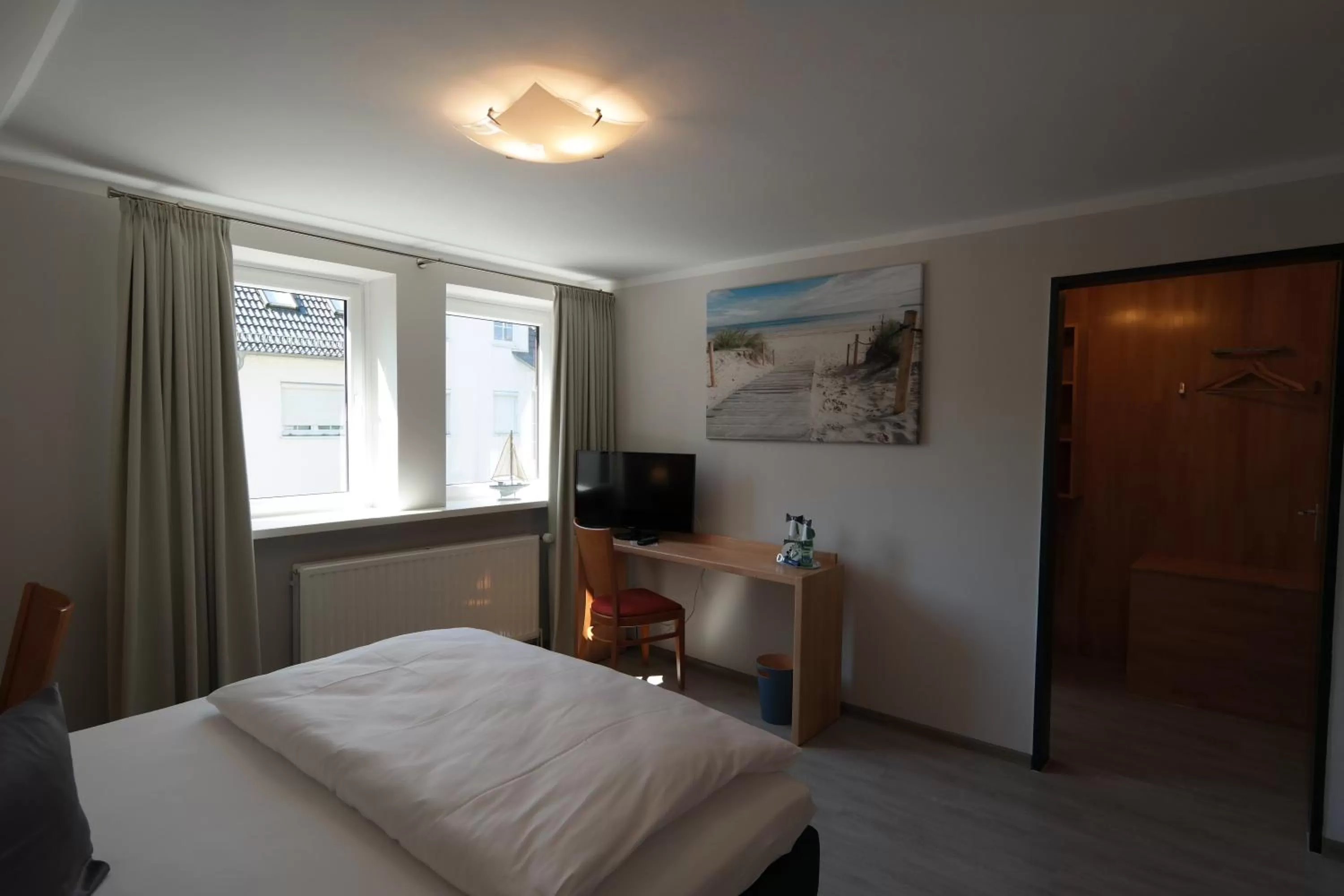 Photo of the whole room, Bed in Hotel Lindas