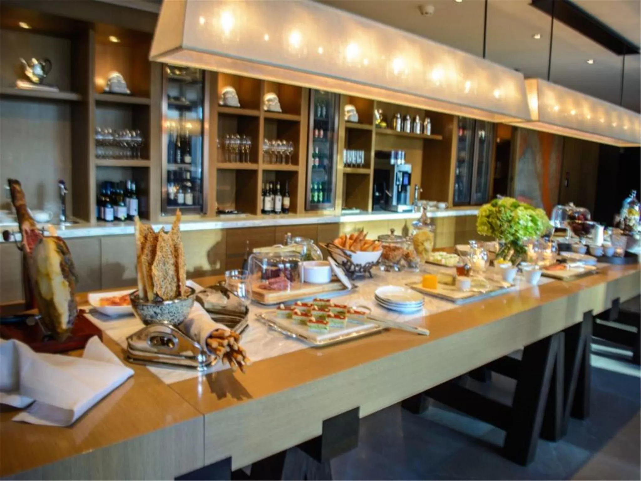 Buffet breakfast in Rosewood Beijing