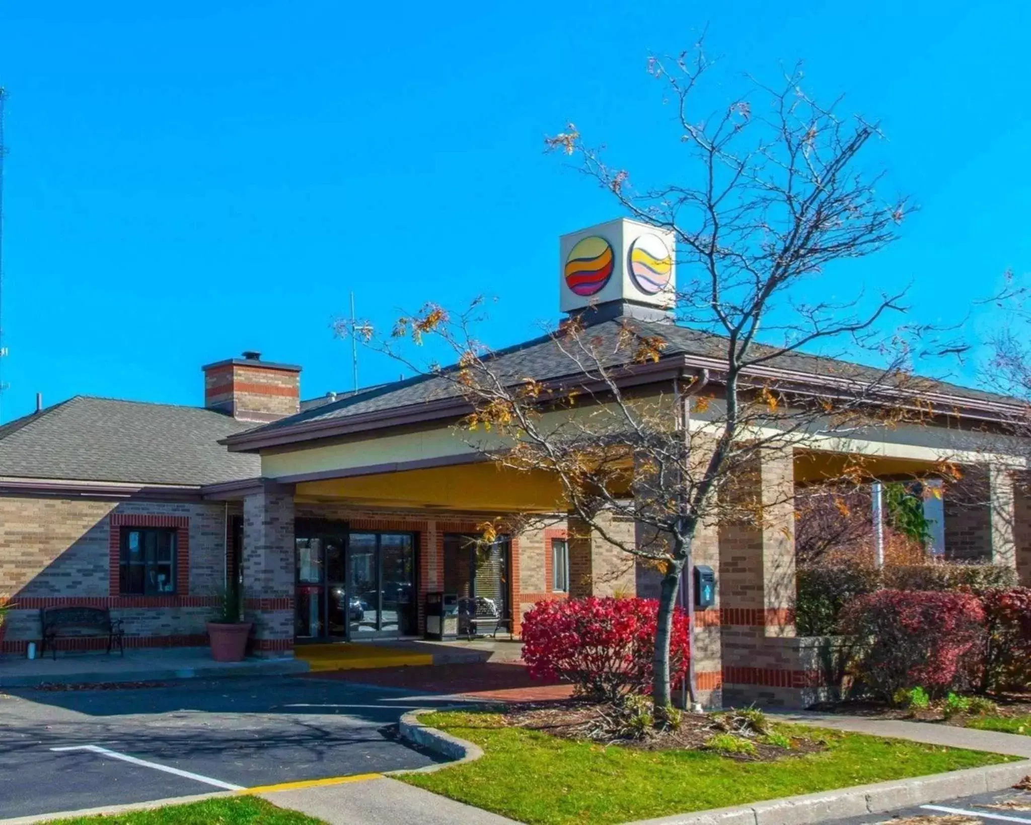 Property Building in Comfort Inn & Suites Erie