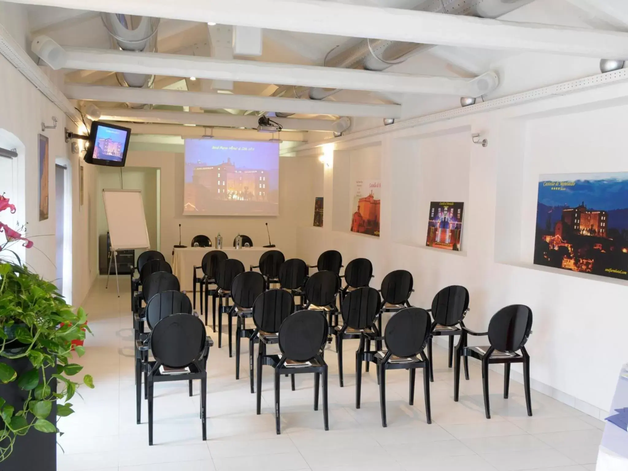 Meeting/conference room in Montaldo Castle & Resort