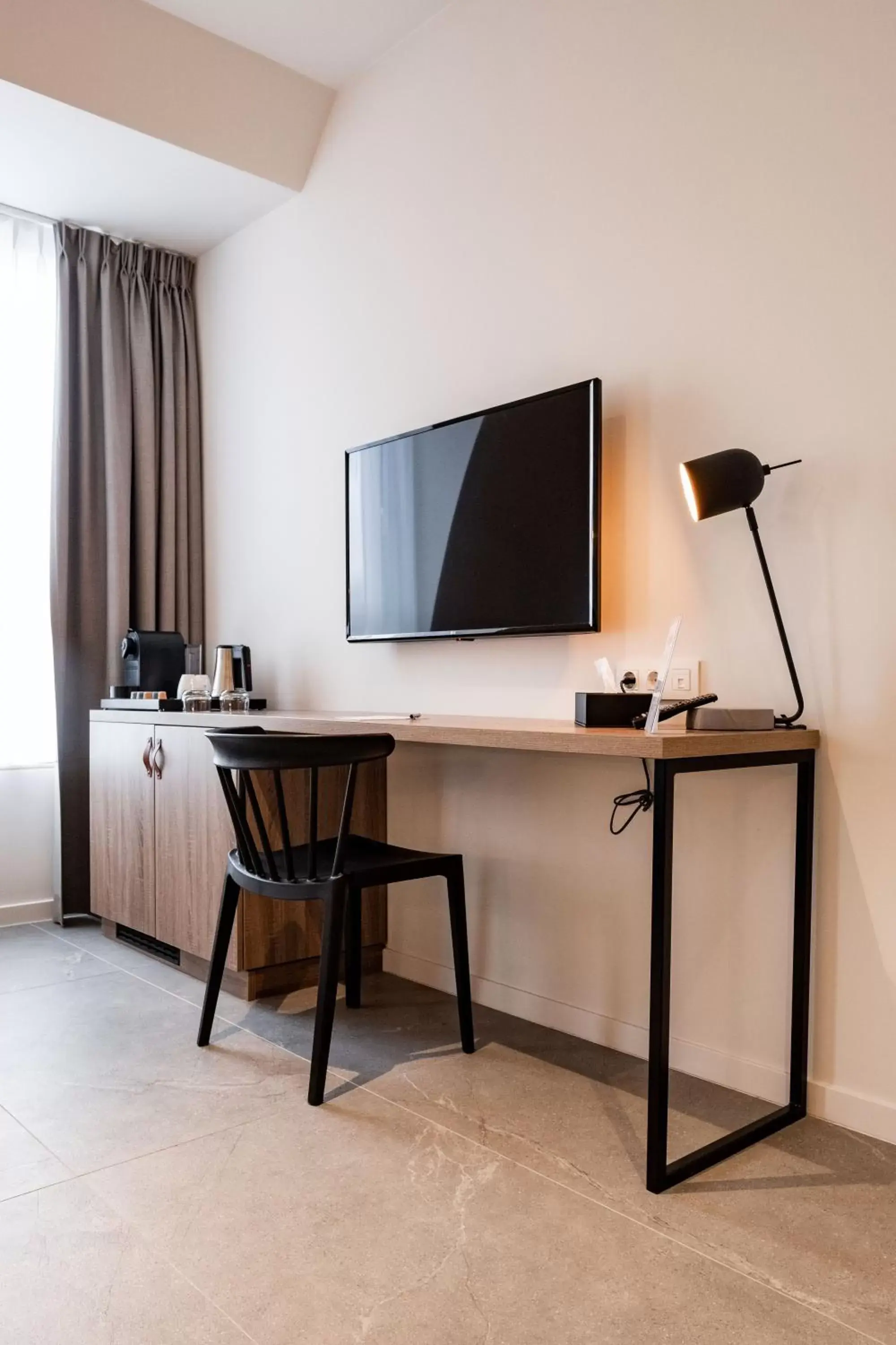 TV and multimedia, TV/Entertainment Center in Hotel Reynaert Bv