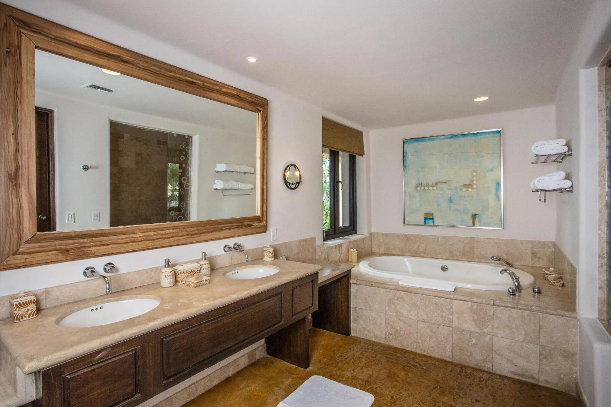 Esperanza, Auberge Collection