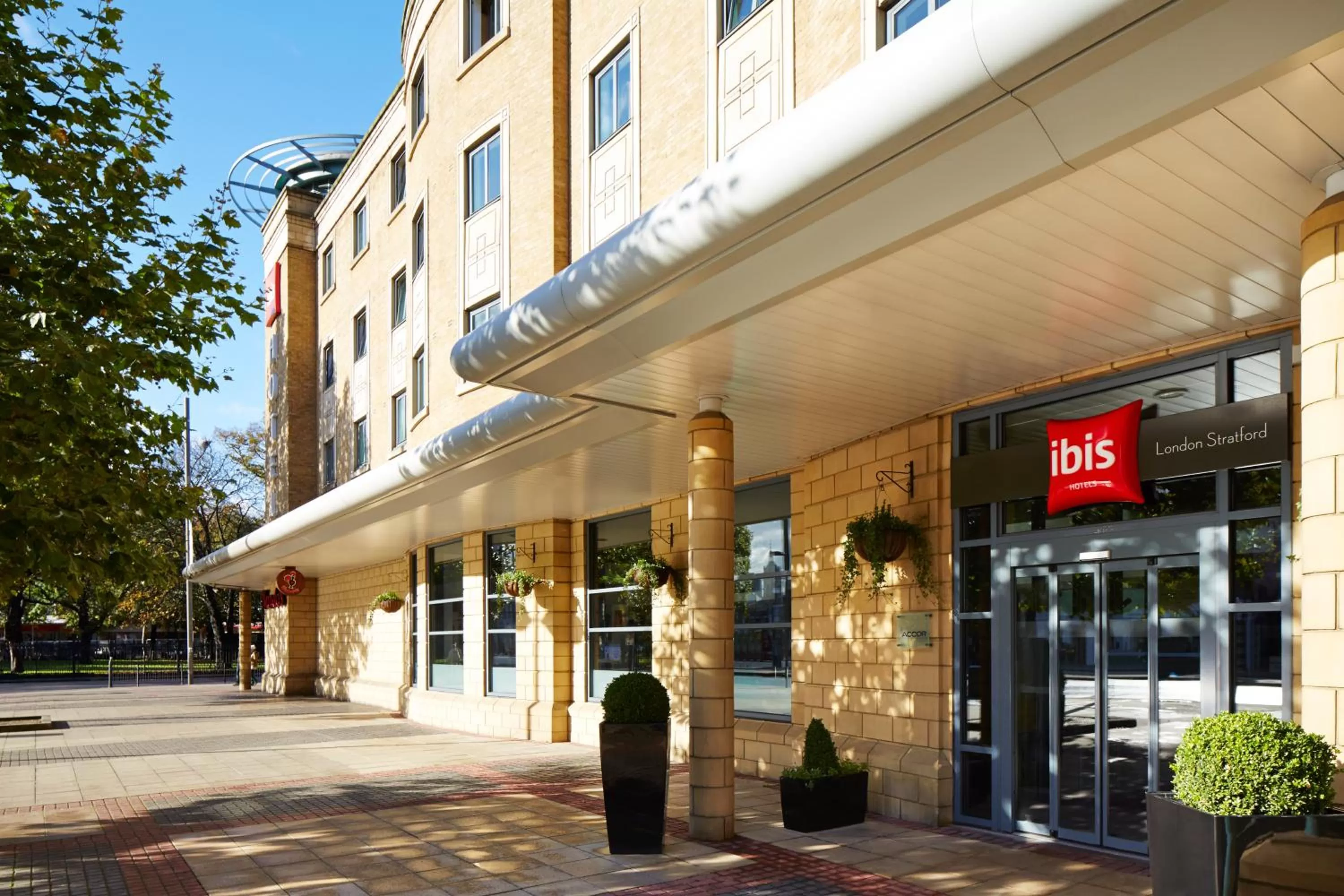 Facade/entrance in ibis London Stratford