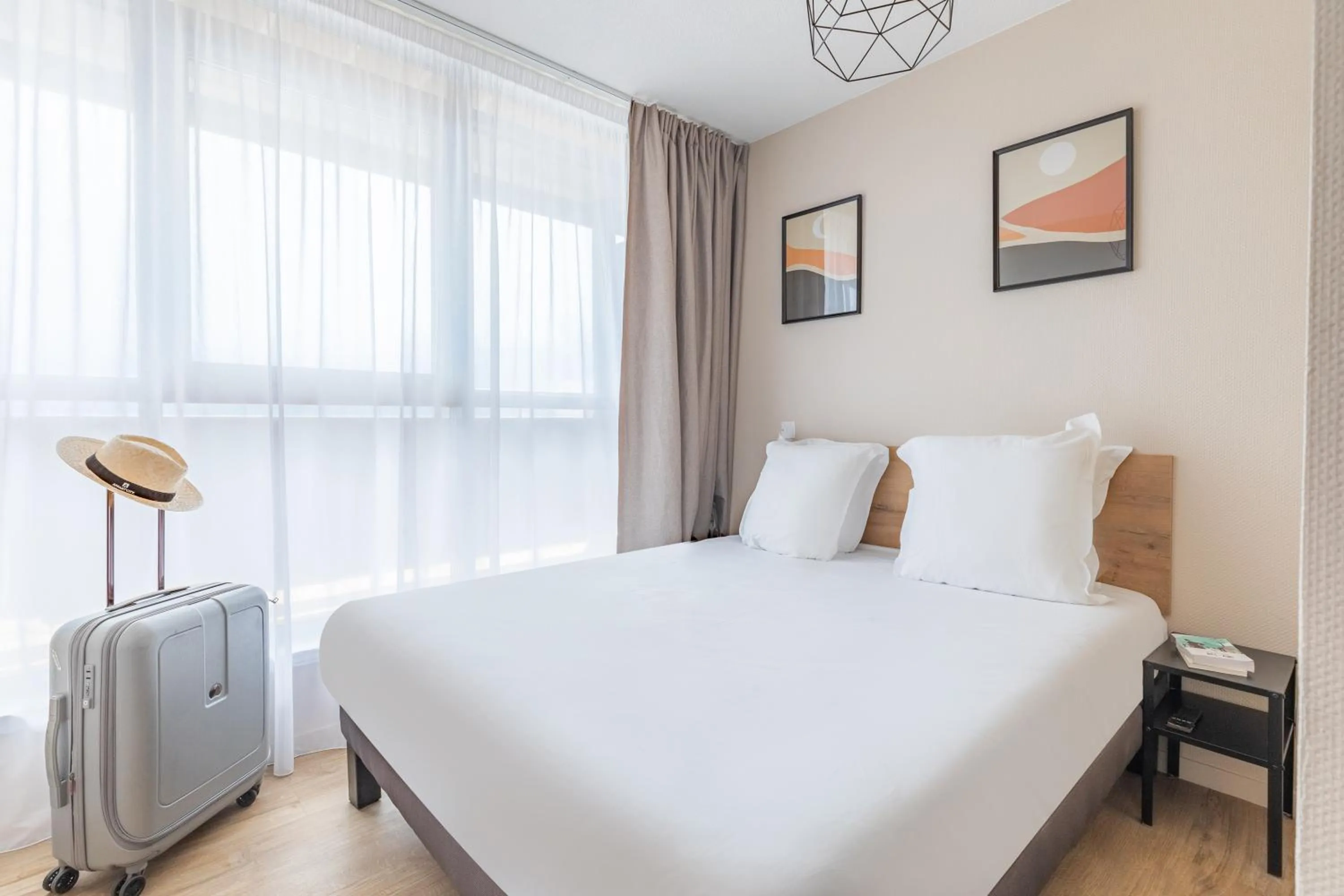 Bed in Appart'City Classic Bordeaux Centre