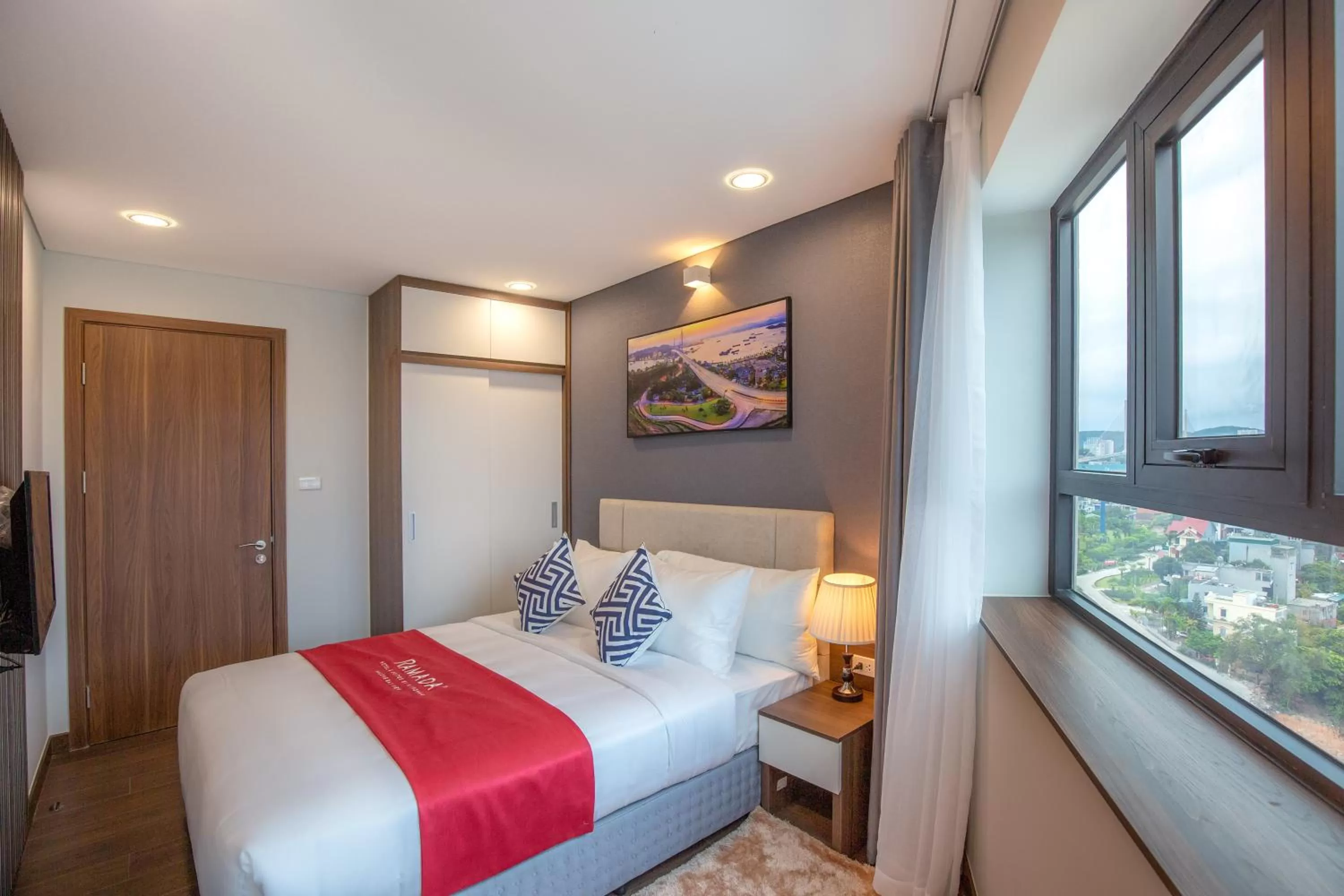 Bedroom, Bed in Ramada Hotel & Suites by Wyndham Halong Bay View