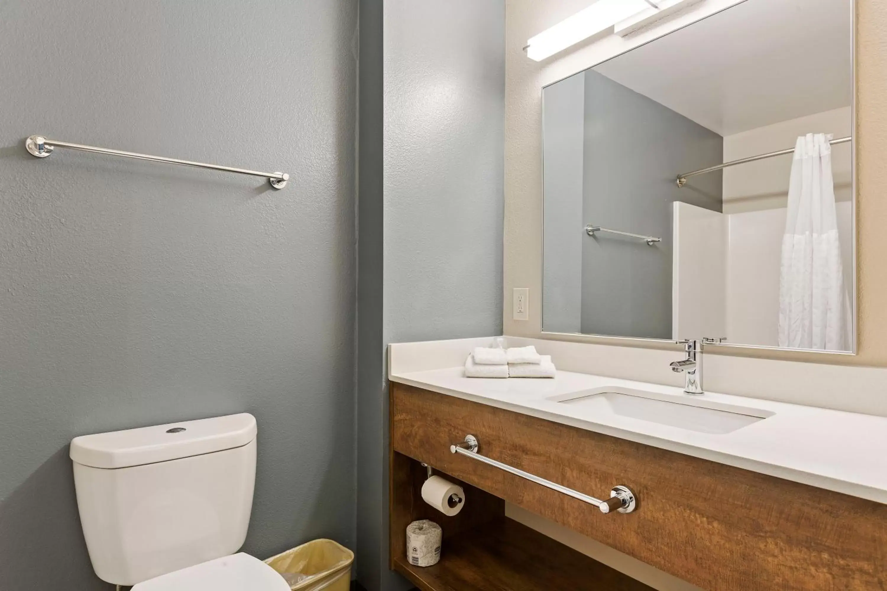 Bathroom in Extended Stay America Suites - San Jose - Mountain View