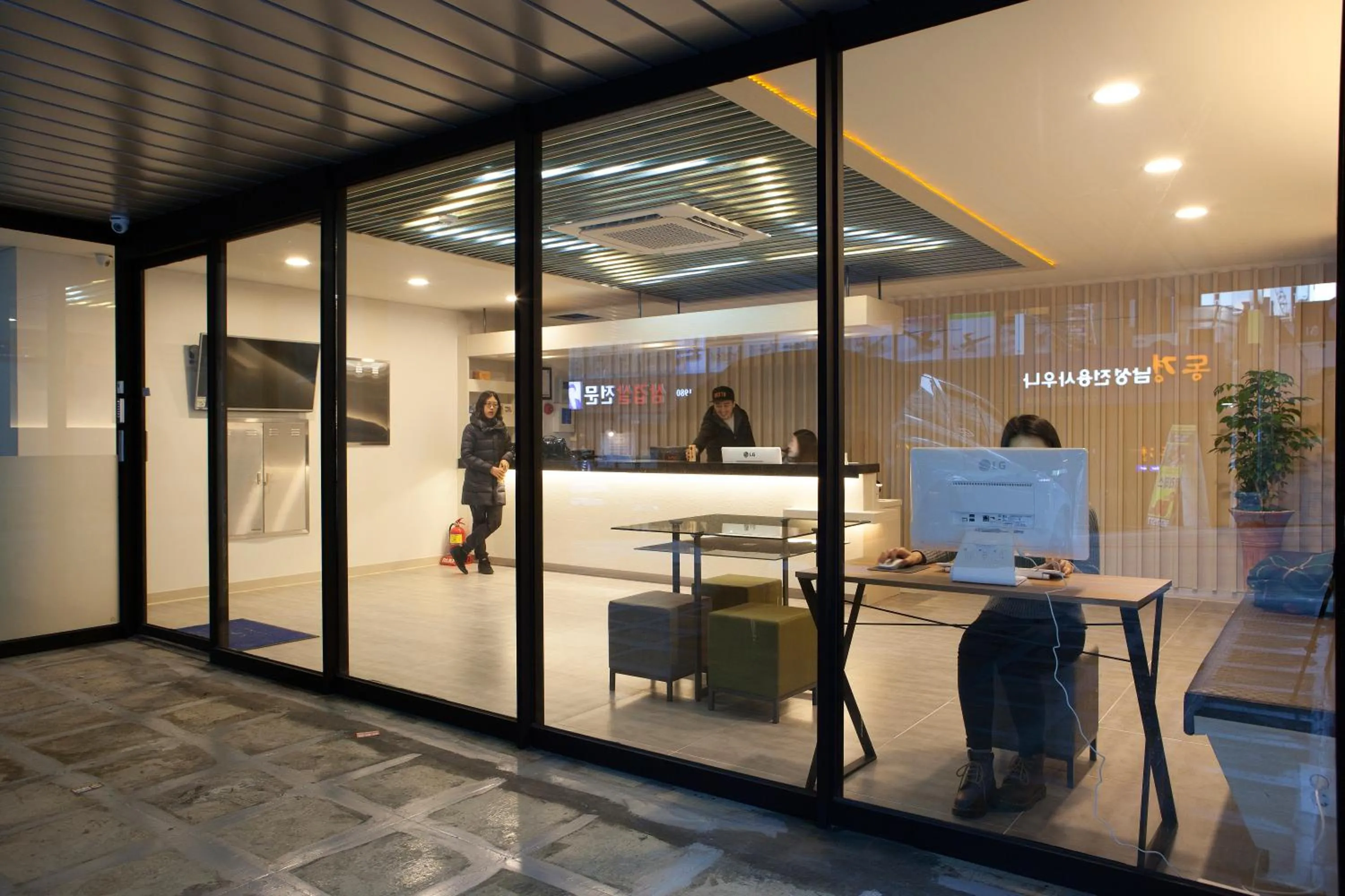 Lobby or reception in K-Grand Hostel Gangnam1