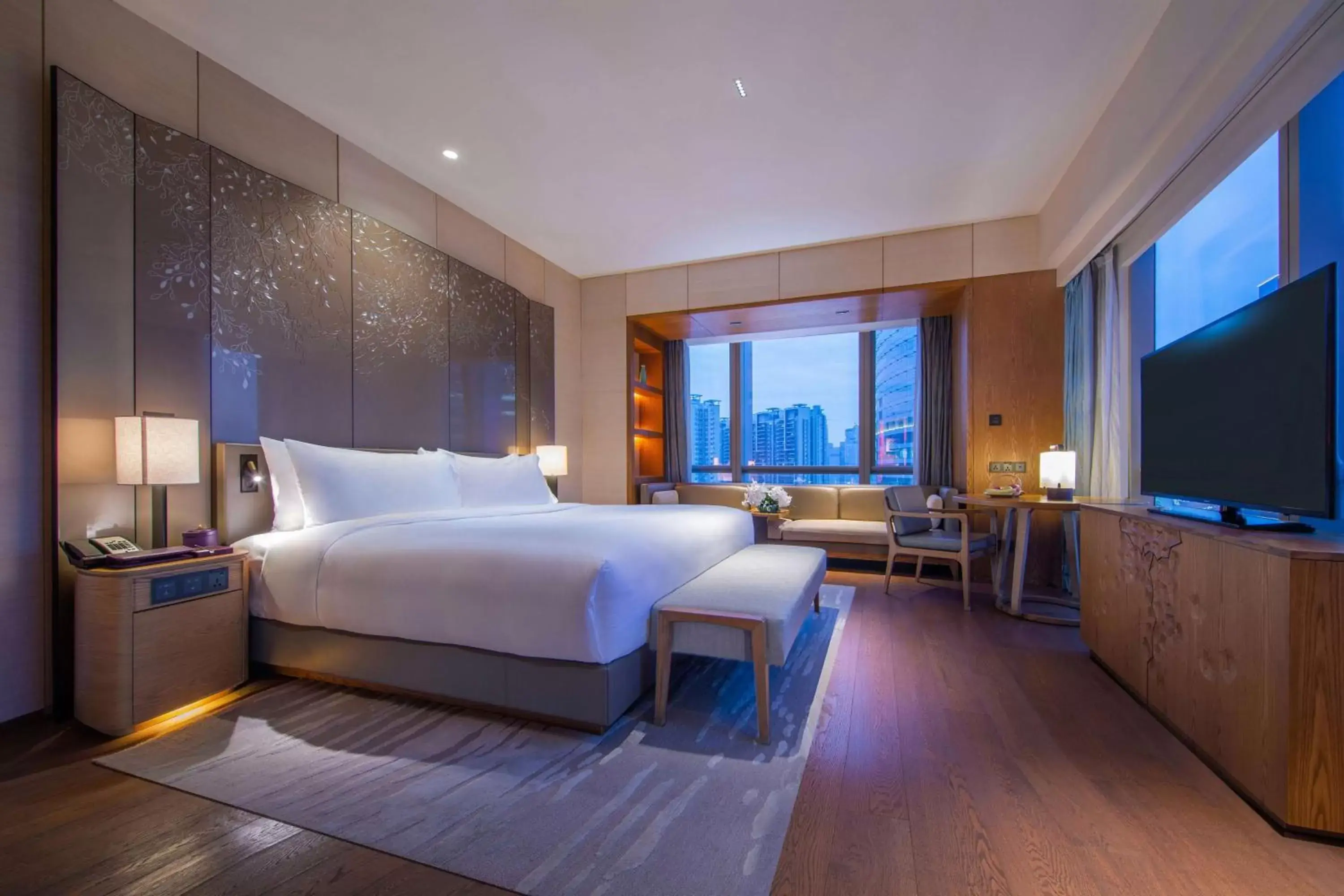 Bed in Conrad Guangzhou - Free shuttle between hotel and Exhibition Center during Canton Fair & Exhibitor registration Counter