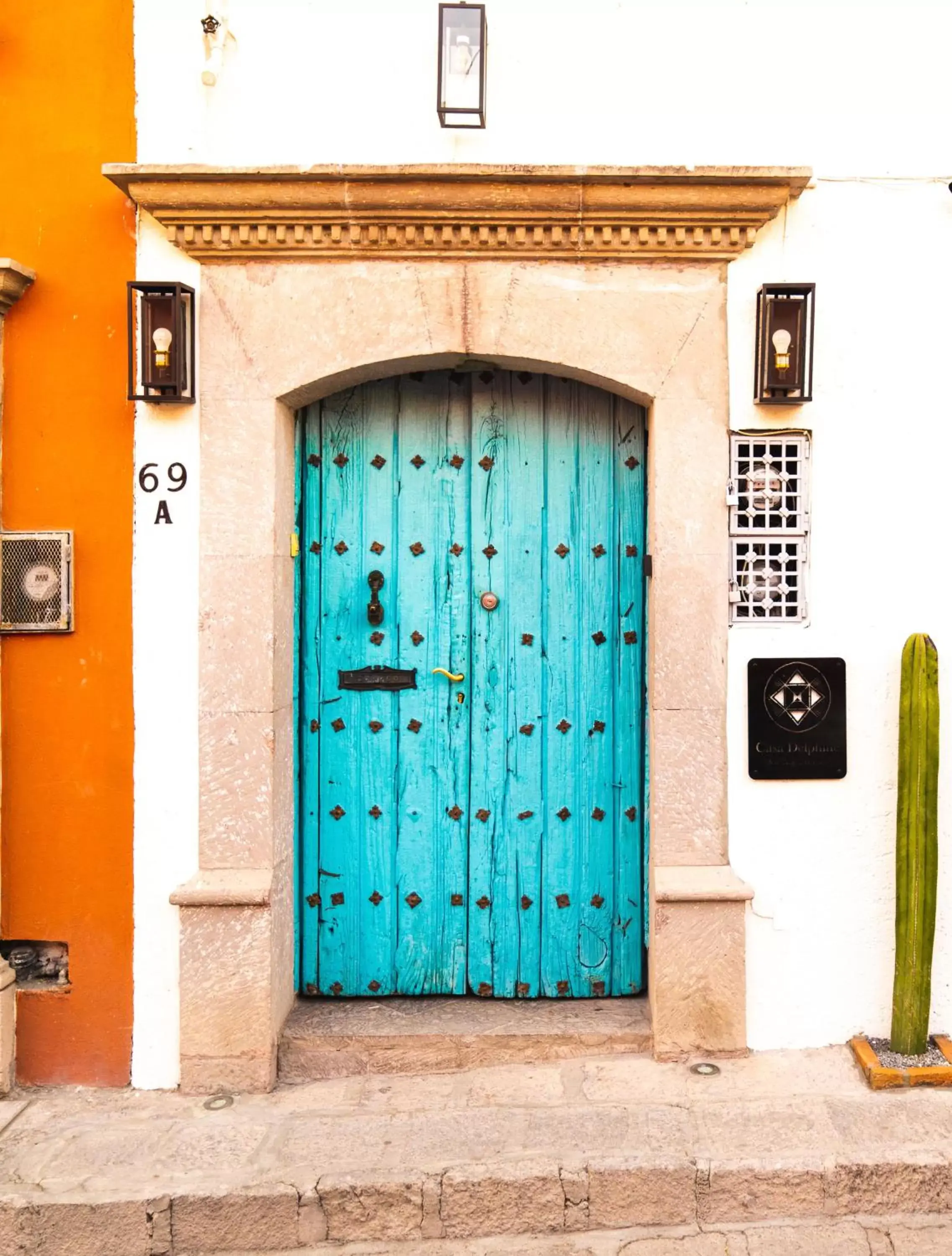 Facade/entrance in Casa Delphine