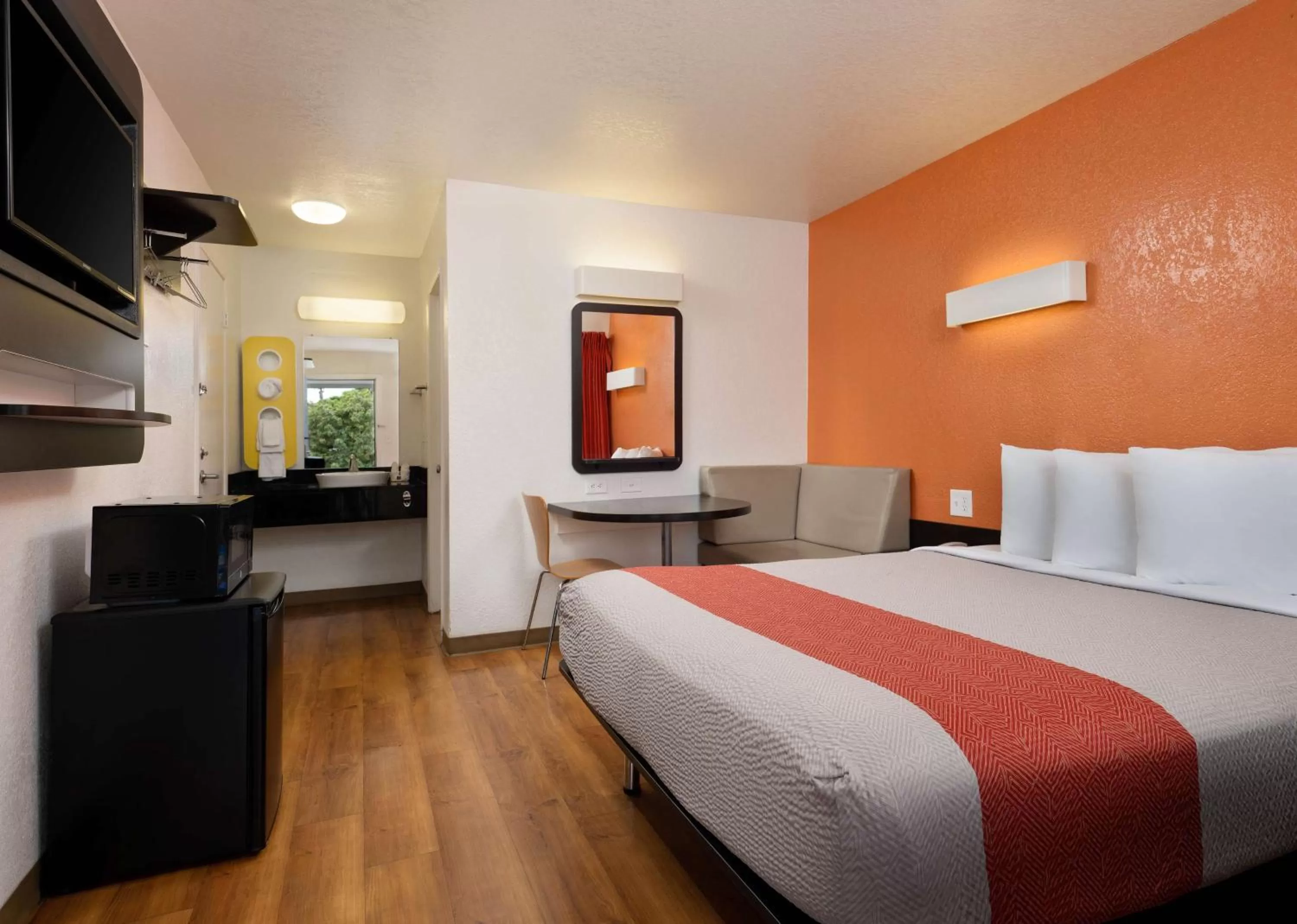 Photo of the whole room, Bed in Motel 6-Camarillo, CA