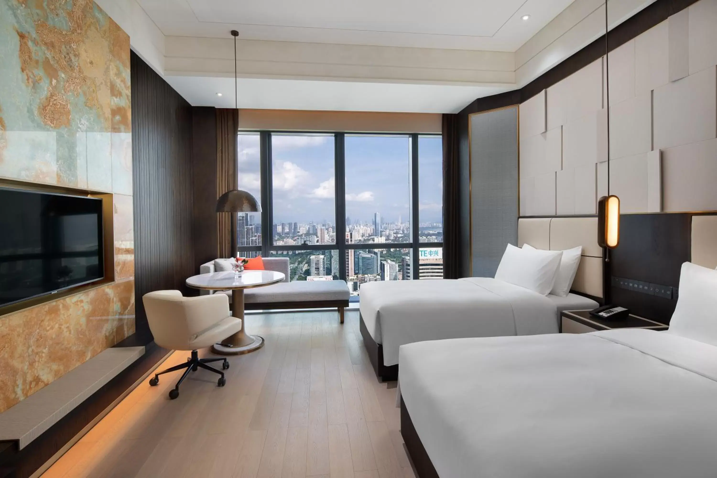 Property building, Bed in Crowne Plaza Shenzhen Nanshan by IHG Property building, Bed in Crowne Plaza Shenzhen Nanshan by IHG