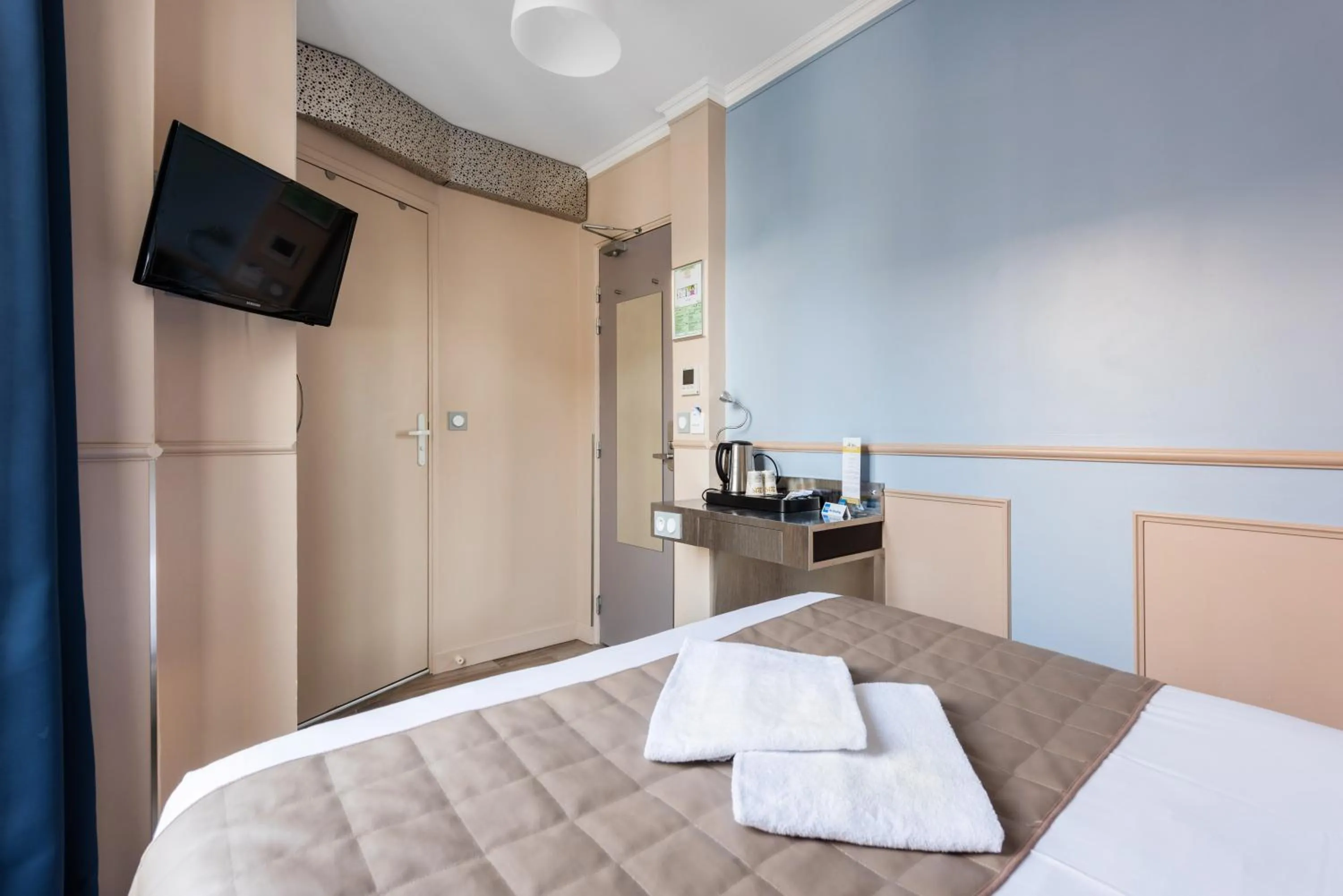 TV and multimedia, Bed in District Republique