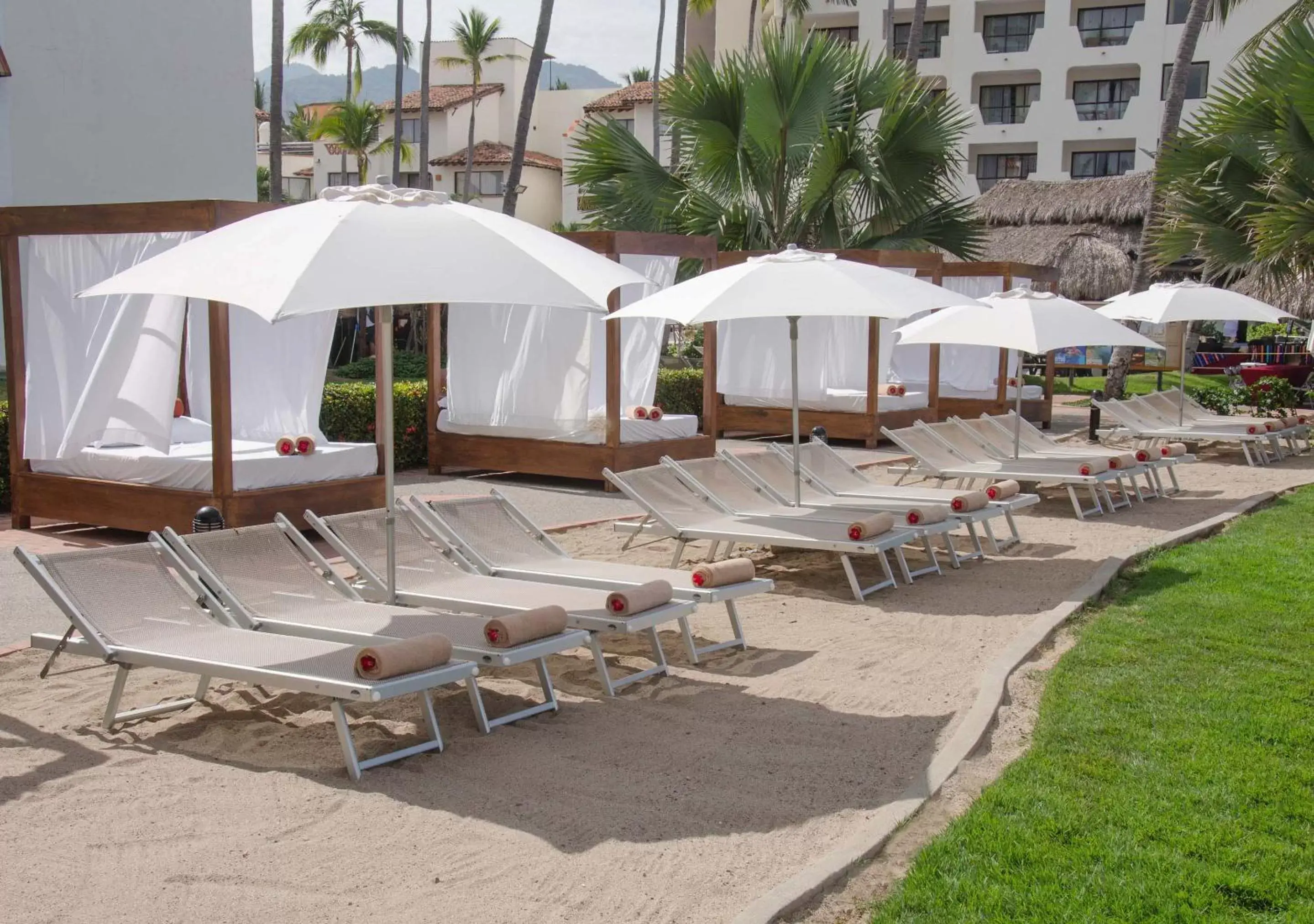 Day in Plaza Pelicanos Grand Beach Resort All Inclusive