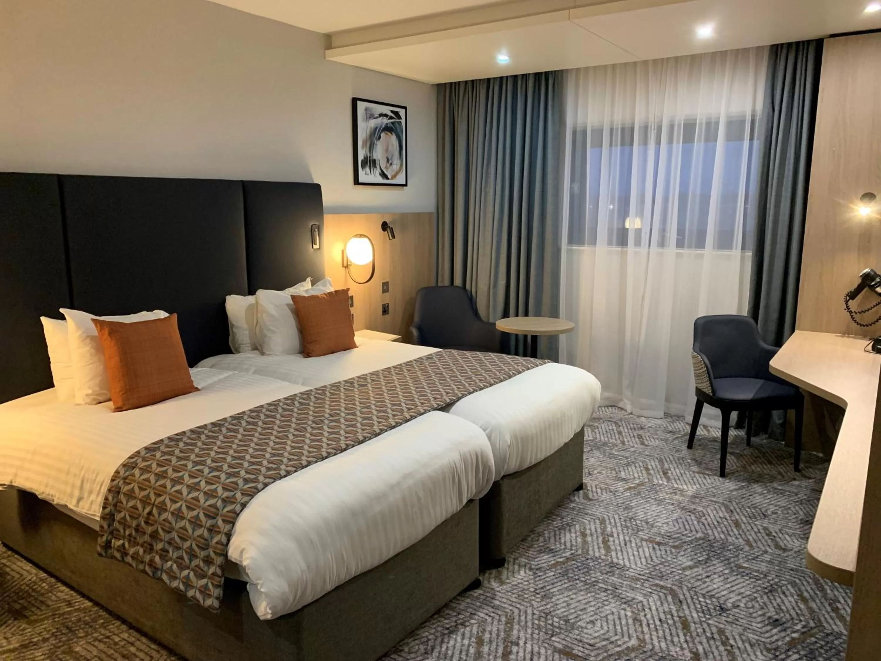 Photo of the whole room, Bed in Crowne Plaza Reading