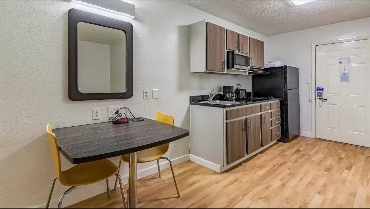 Kitchen/Kitchenette in Studio 6-Dallas, TX