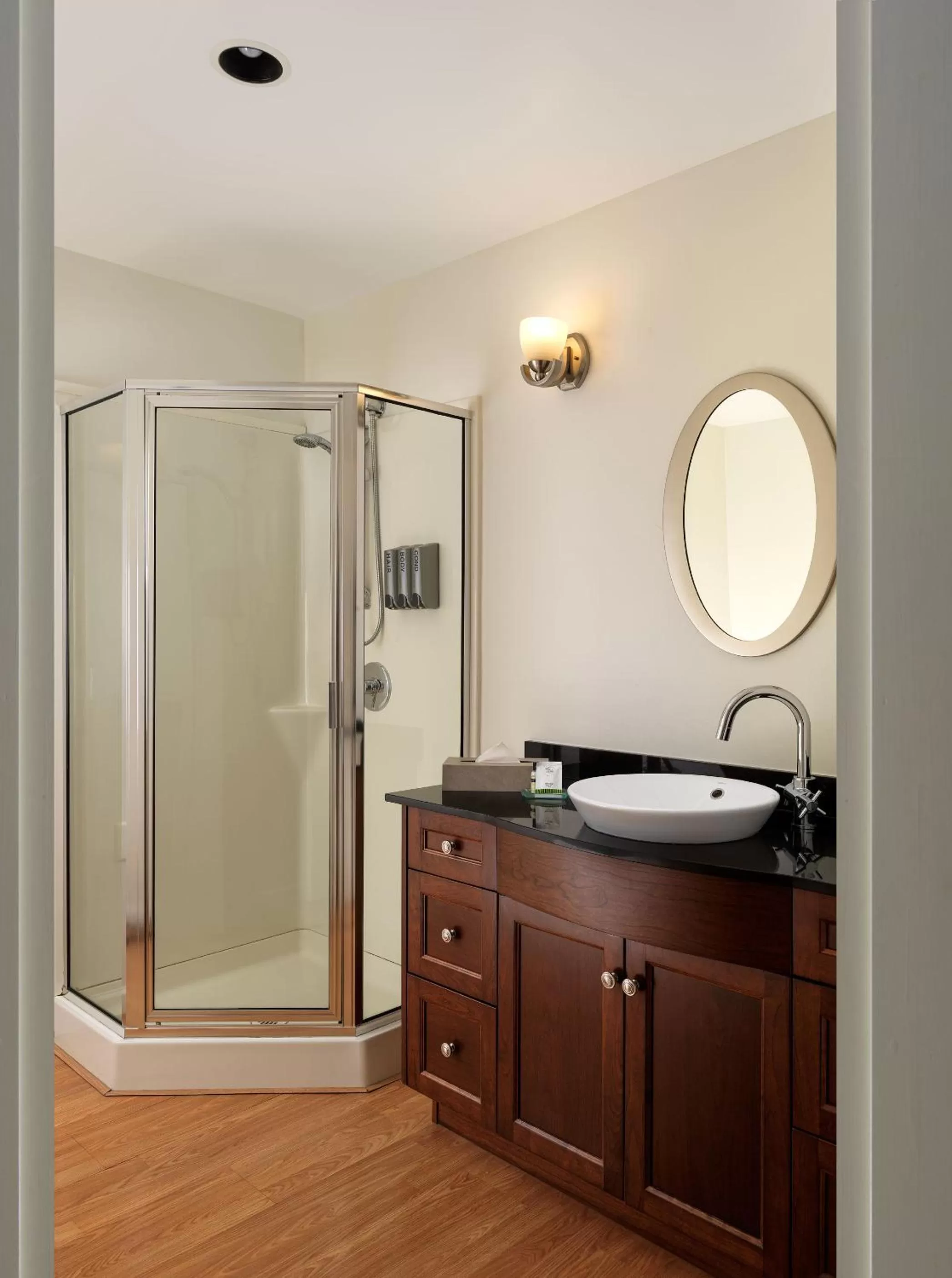 Bathroom in Huntingdon Hotel and Suites