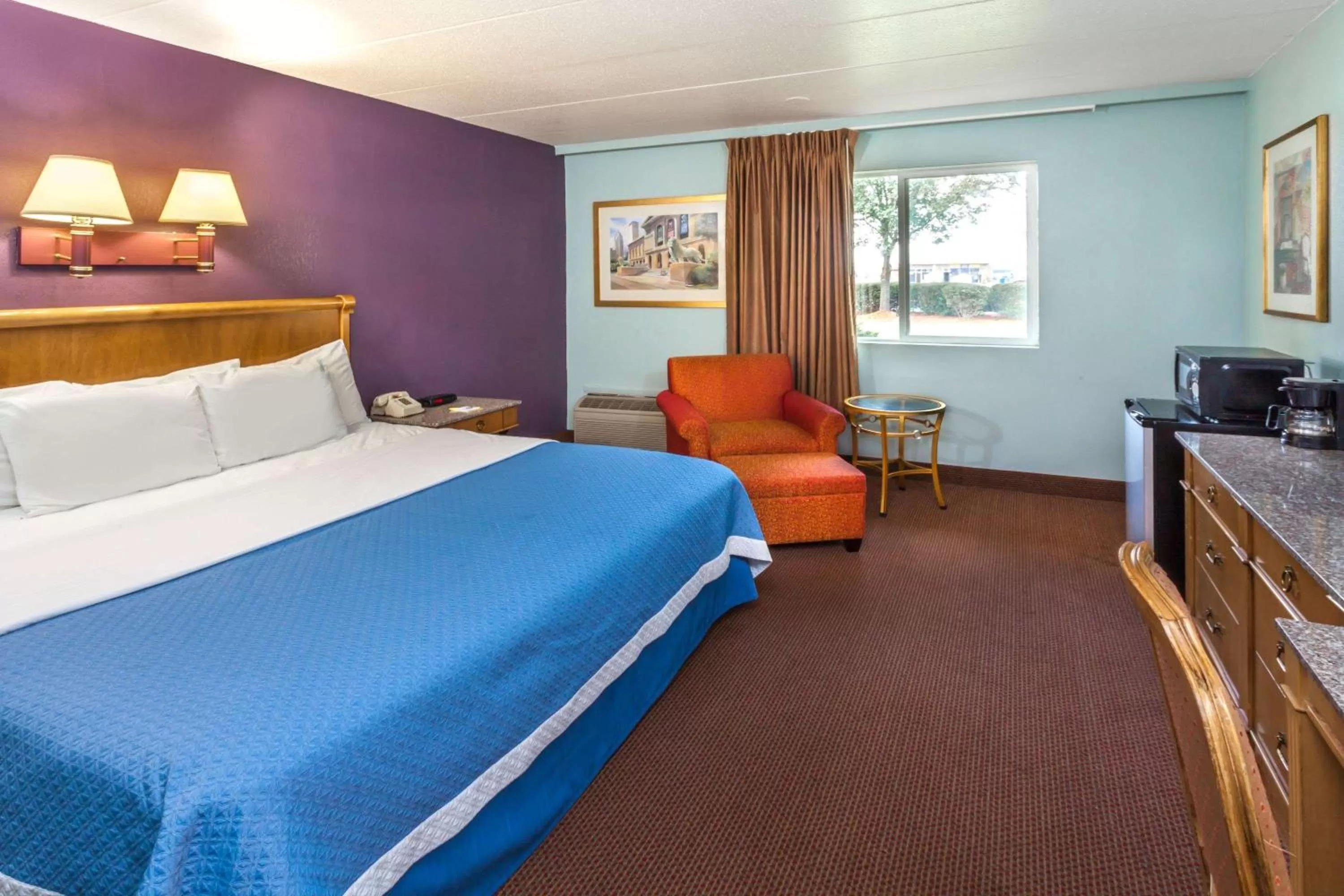 Photo of the whole room, Bed in Days Inn by Wyndham Portage Indiana Dunes National Park