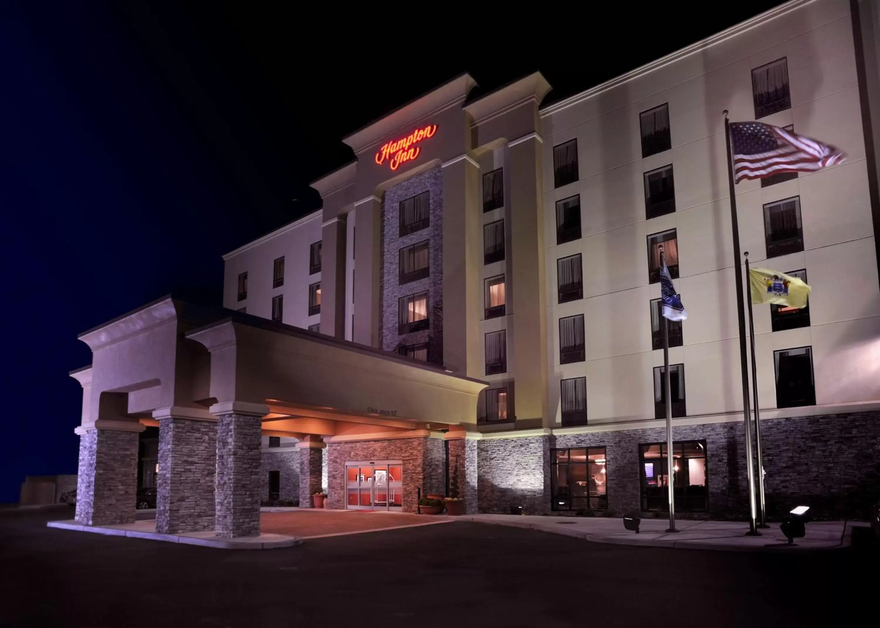 Property building in Hampton Inn Neptune Property building in Hampton Inn Neptune