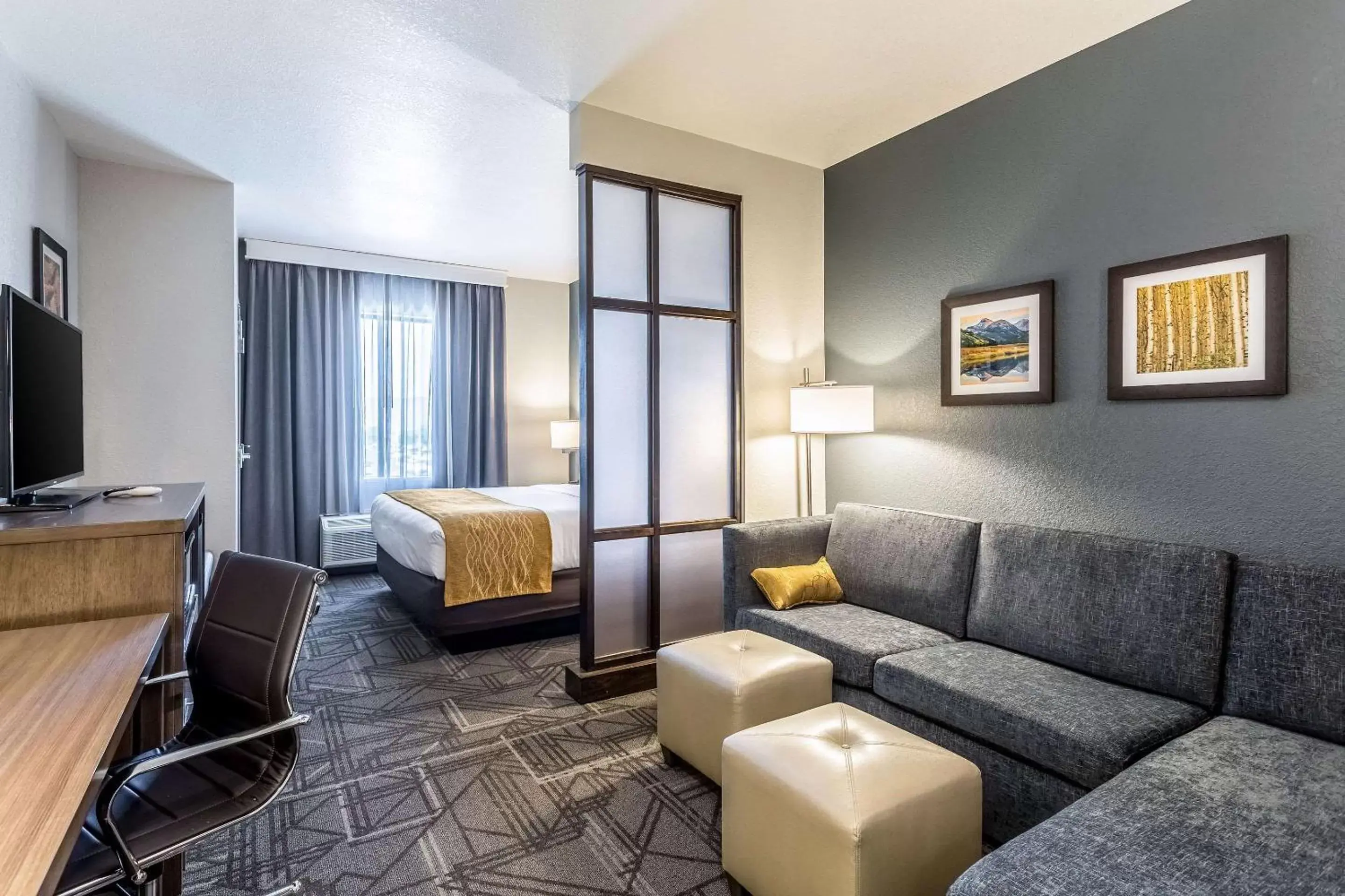 Bedroom, Seating Area in Comfort Inn & Suites Salt Lake City Airport