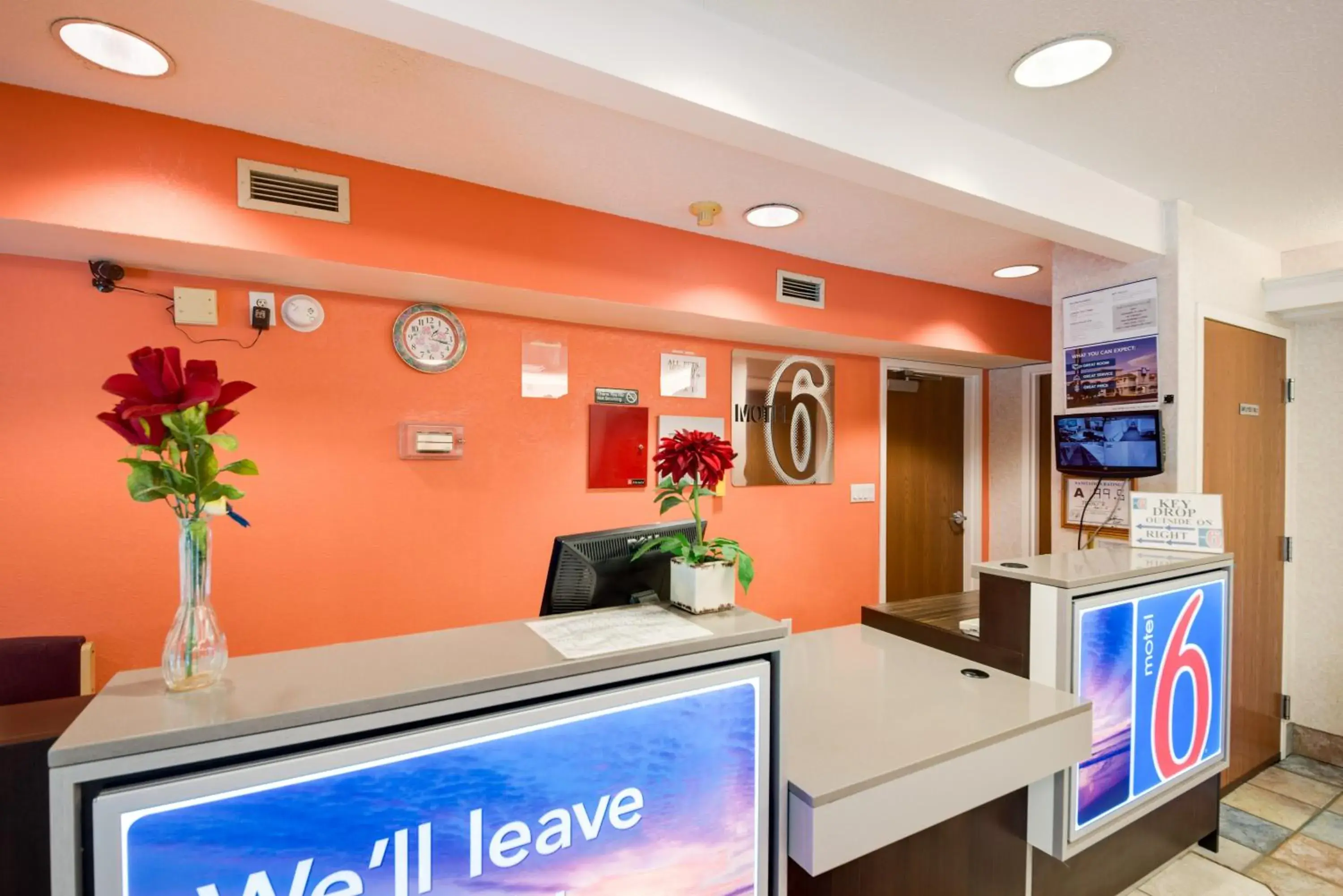 Lobby or reception, Lobby/Reception in Motel 6-Statesville, NC