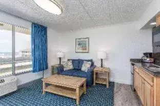 Deluxe Suite with Sea View in Mariner Inn And Suites