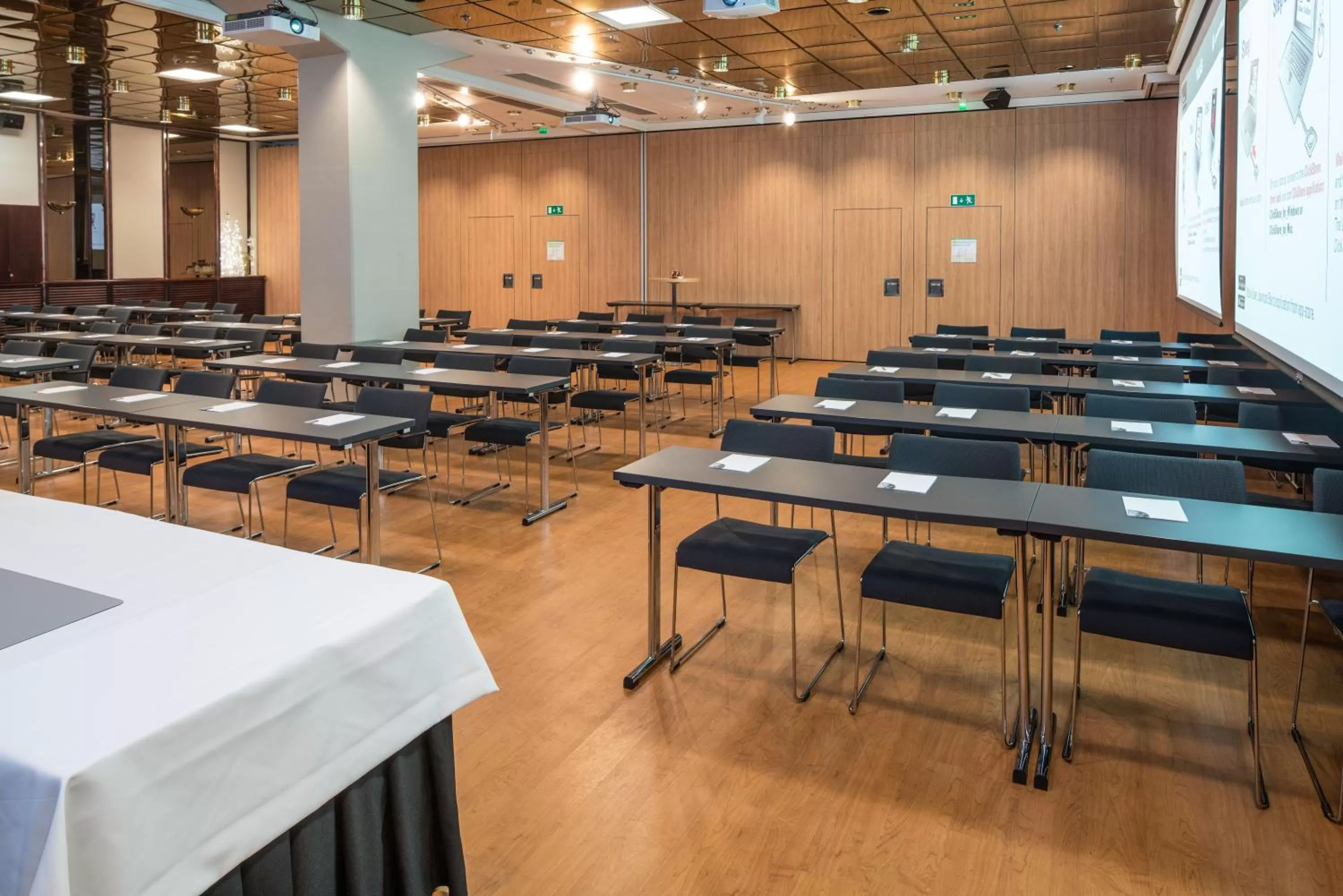 Meeting/conference room in Lapland Hotels Oulu