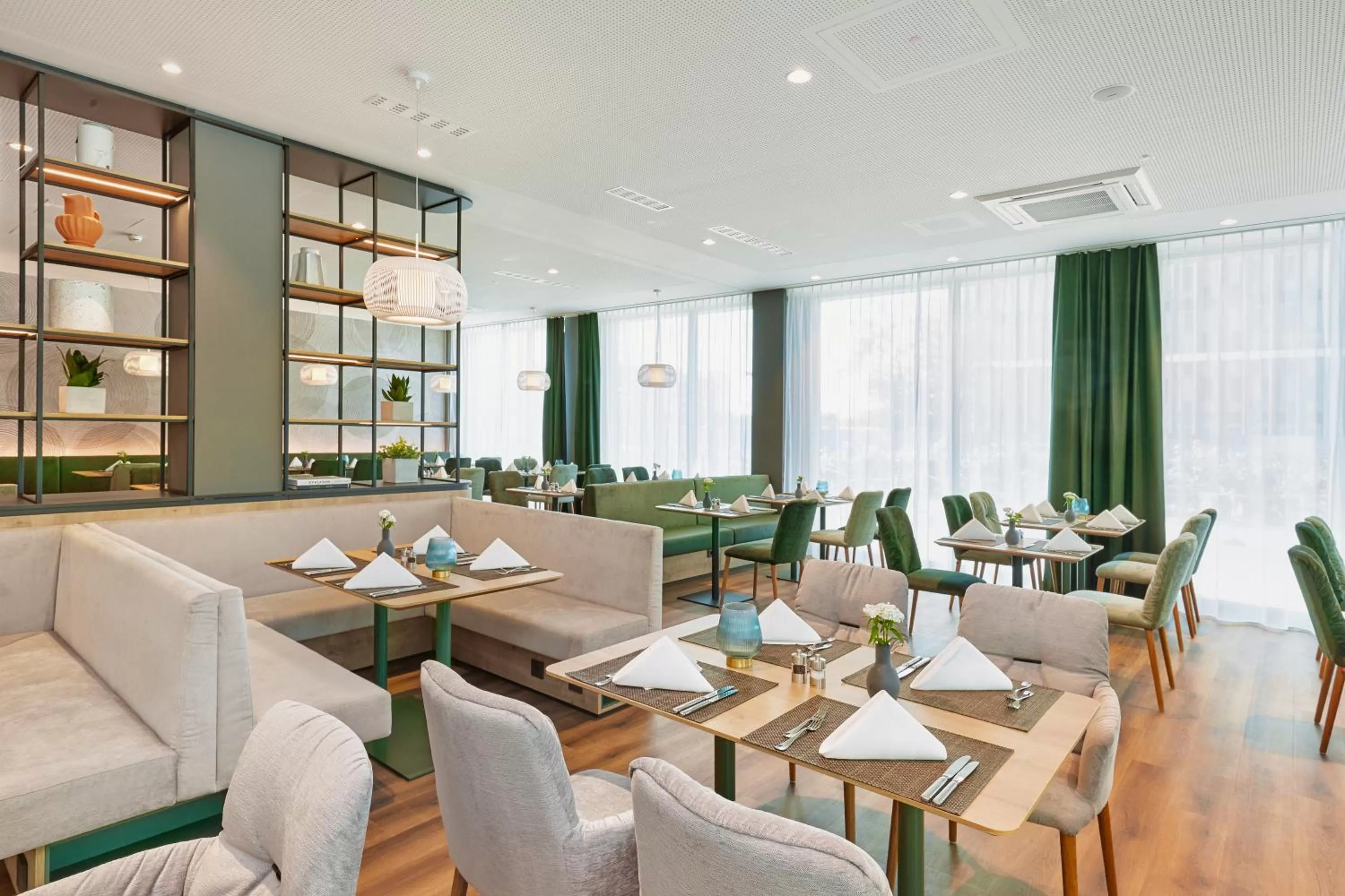 Restaurant/places to eat in H+ Hotel Frankfurt Eschborn