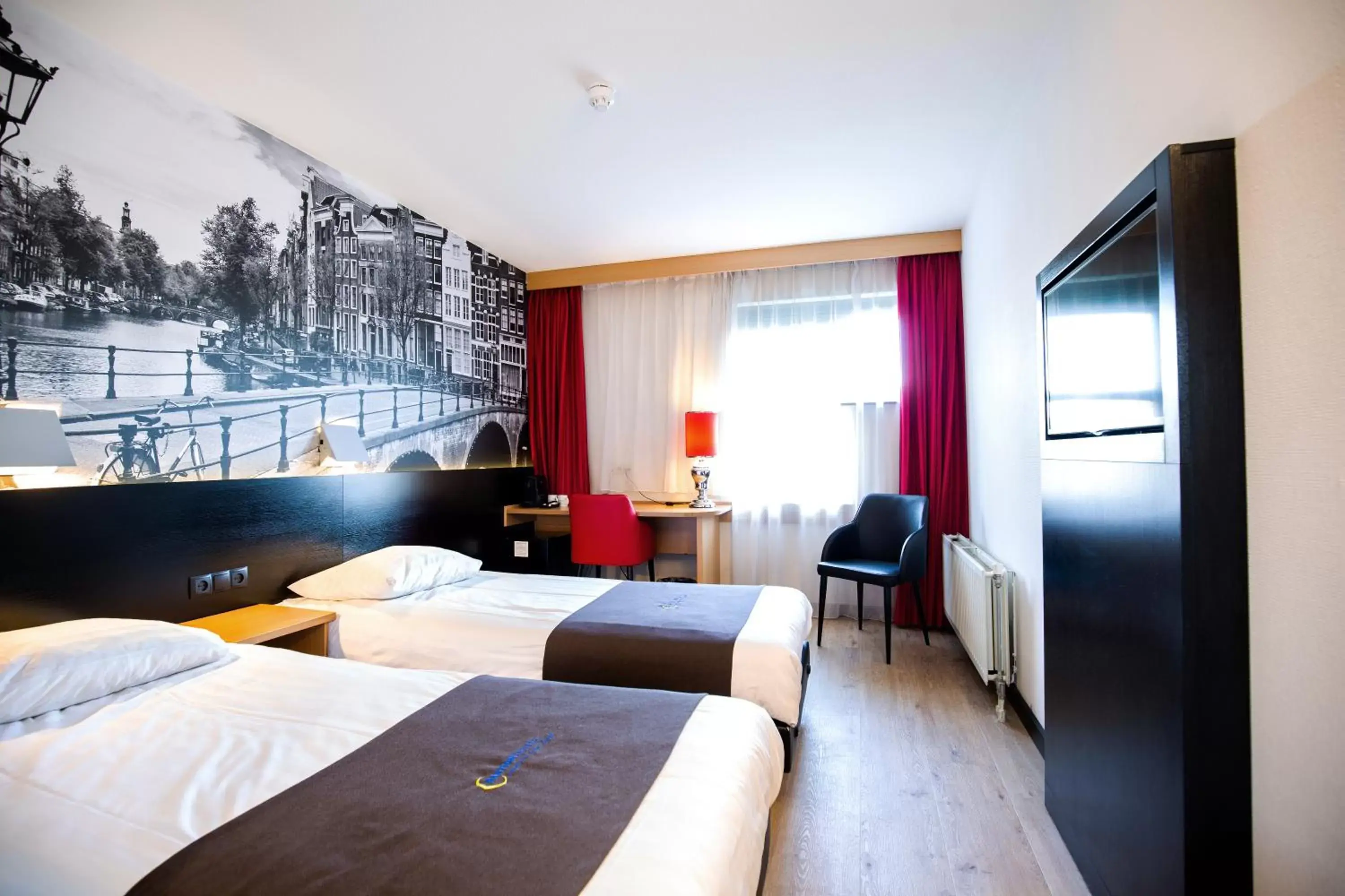 Photo of the whole room in Bastion Hotel Schiphol Hoofddorp