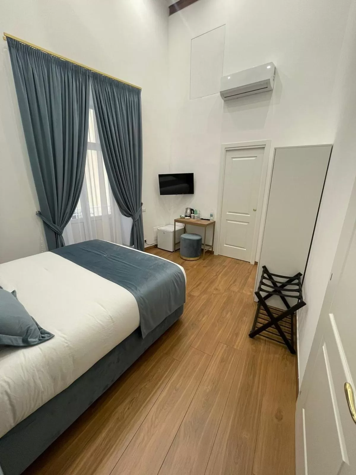 Bedroom, Bed in L'Angolo d'o core