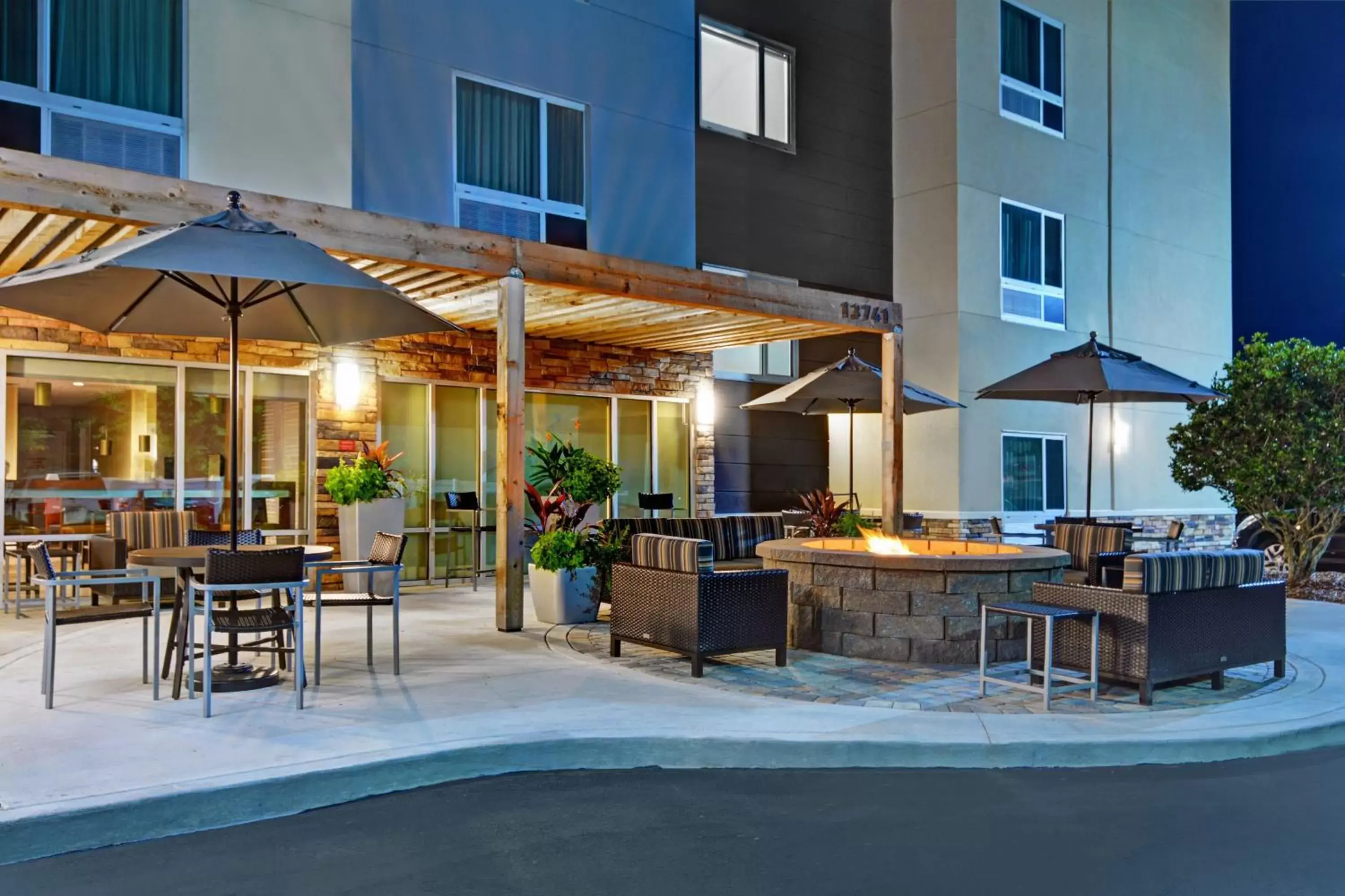 Lounge or bar, Restaurant/Places to Eat in TownePlace Suites by Marriott Jacksonville East