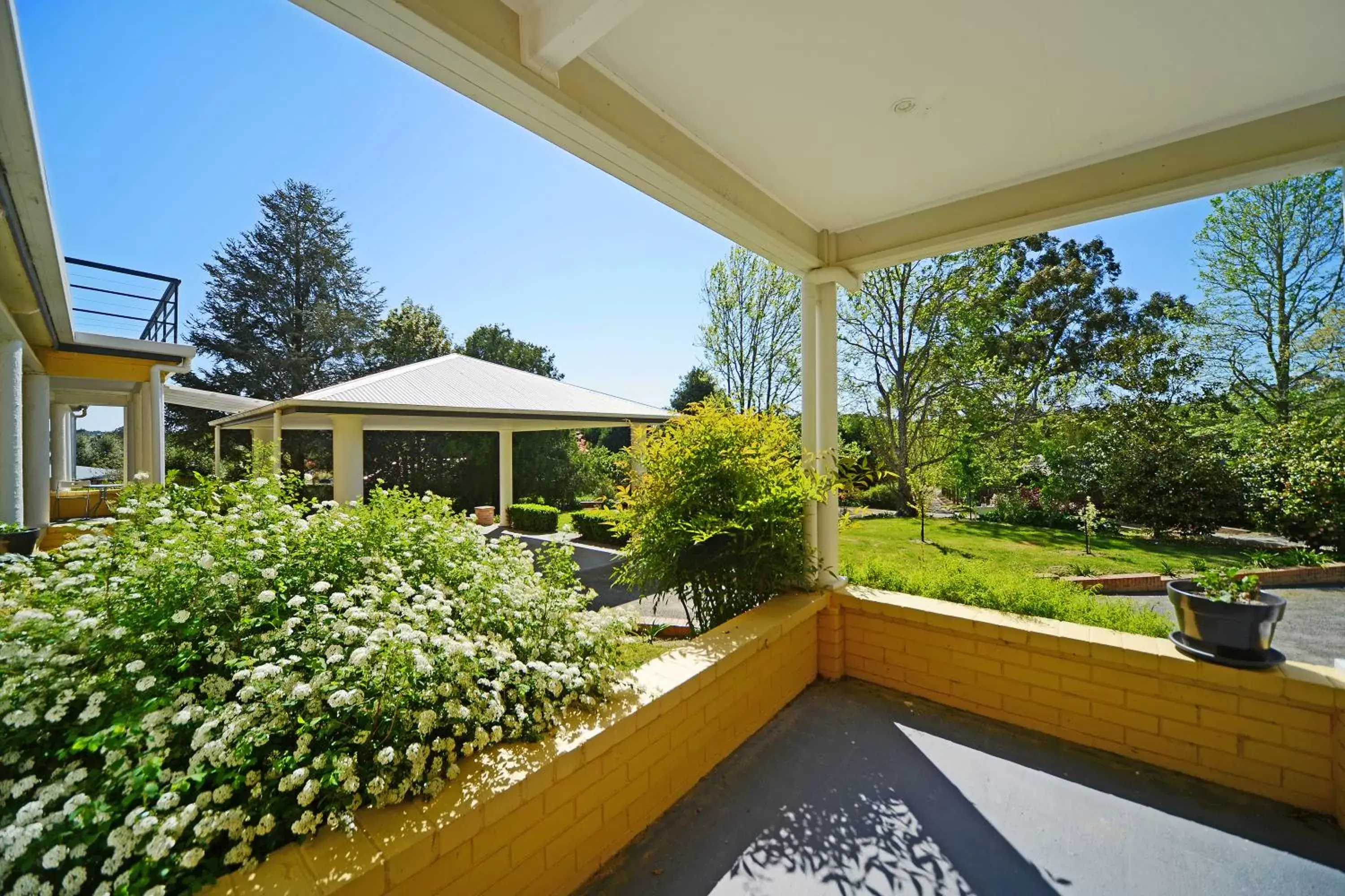 Garden view in Bundanoon Lodge