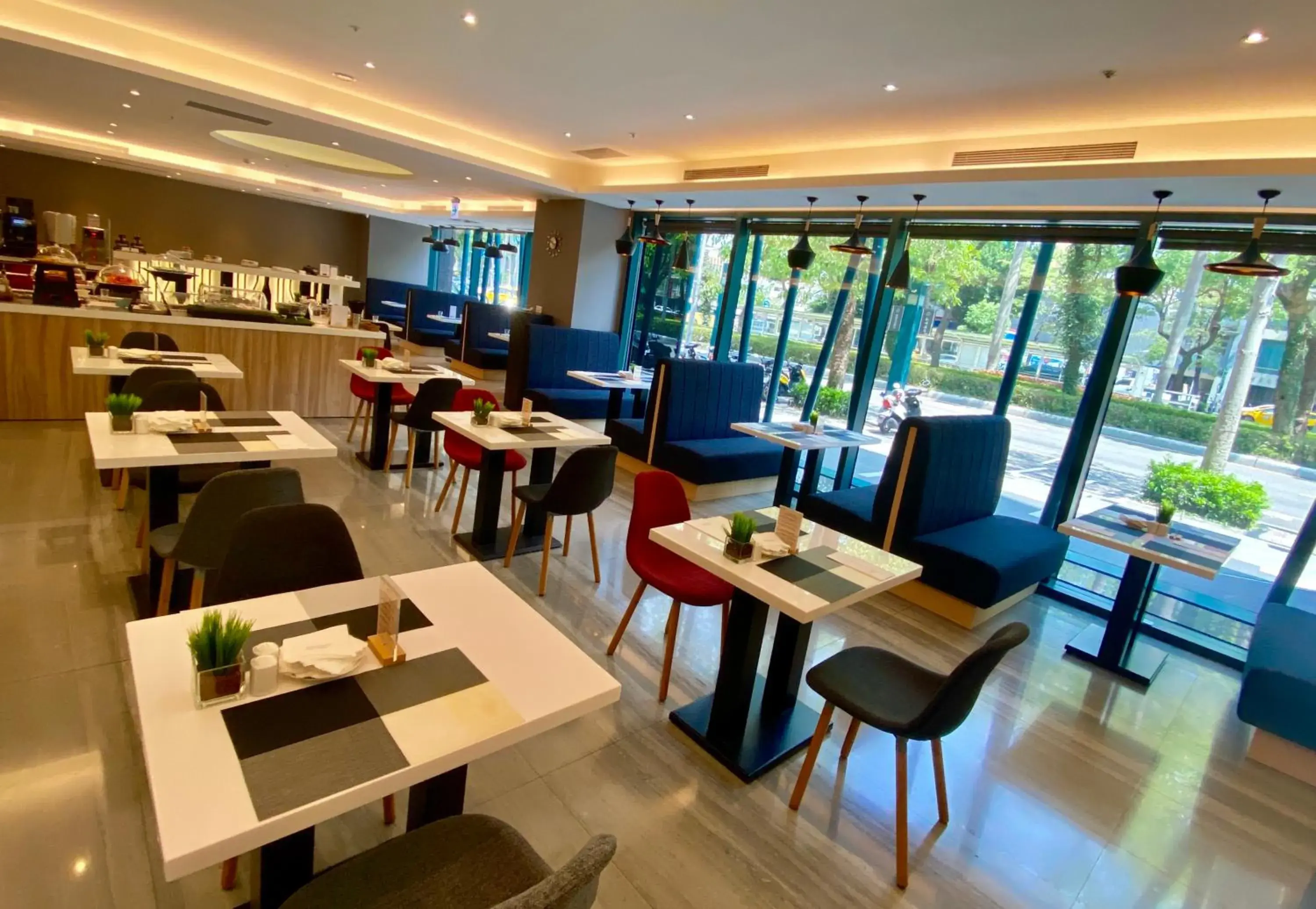 Restaurant/Places to Eat in Sonnien Hotel