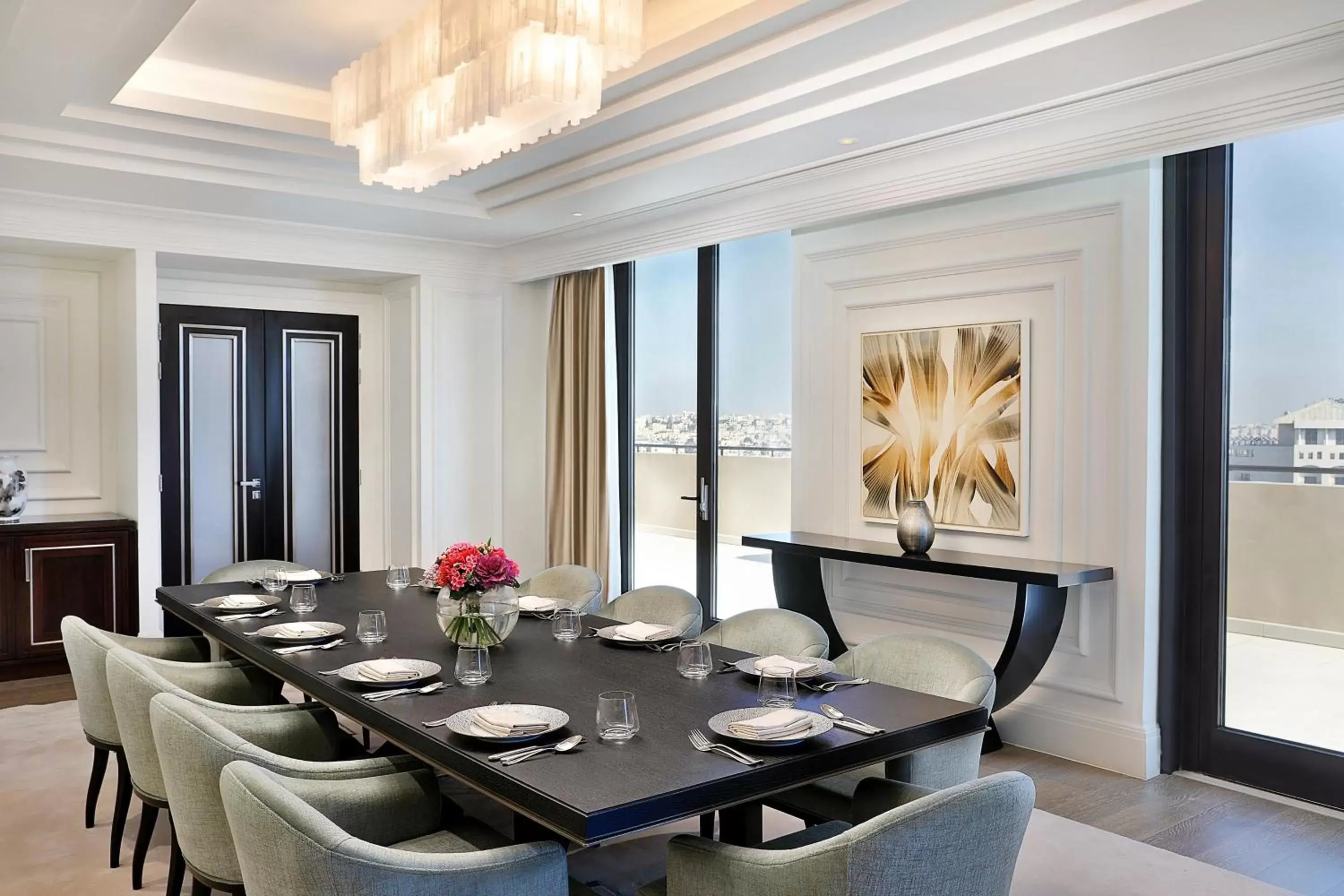 Photo of the whole room, Dining Area in The St. Regis Amman