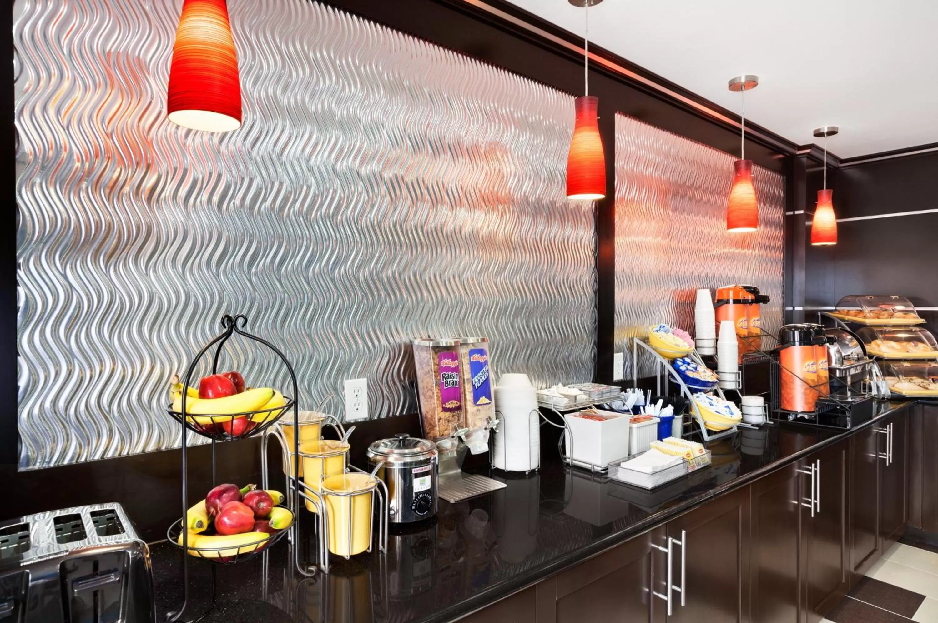 Breakfast in Days Inn & Suites by Wyndham Conroe North