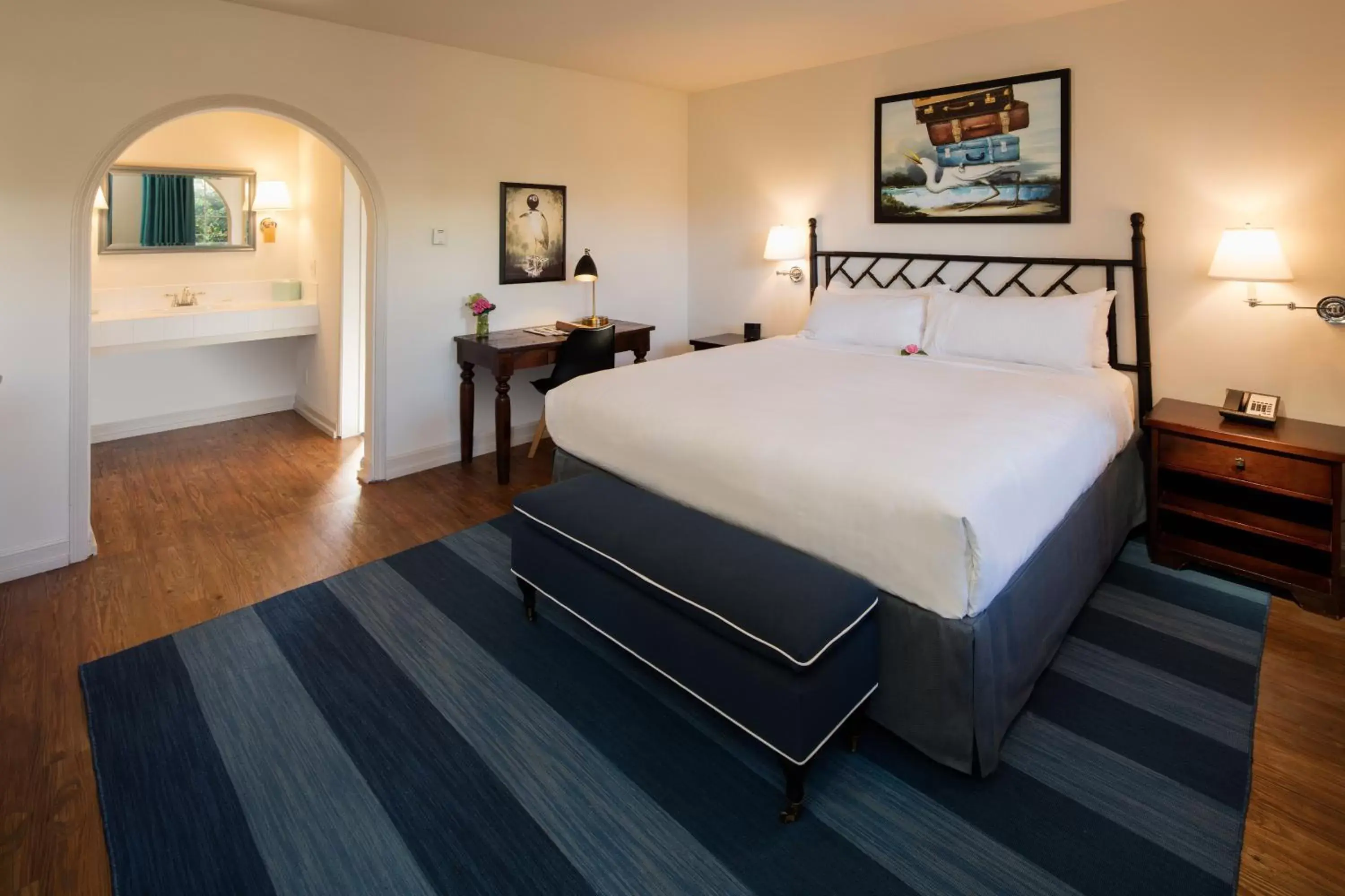 Bedroom, Bed in Hotel Milo Santa Barbara