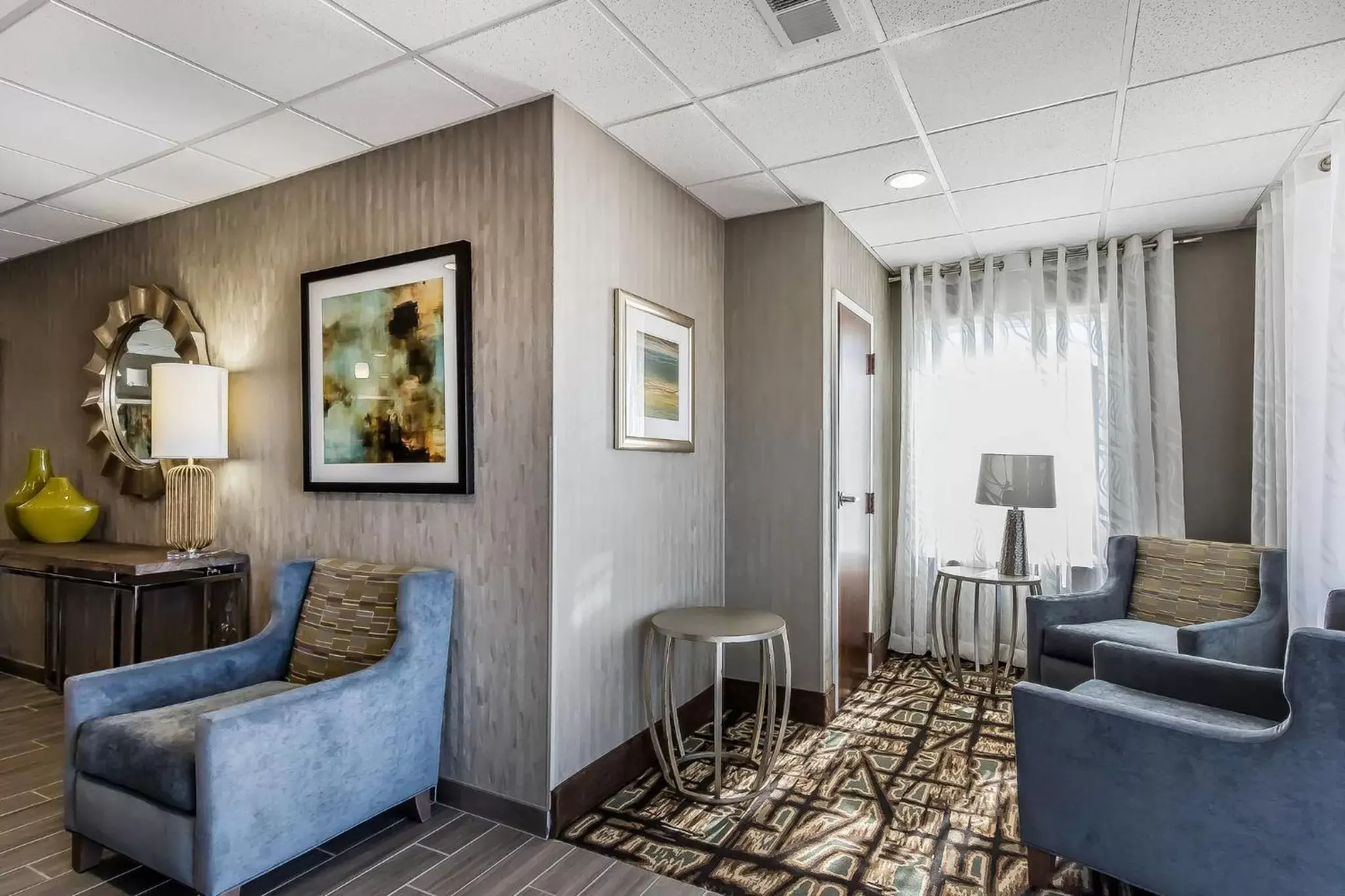 Lobby or reception, Seating Area in Quality Inn Pleasant View