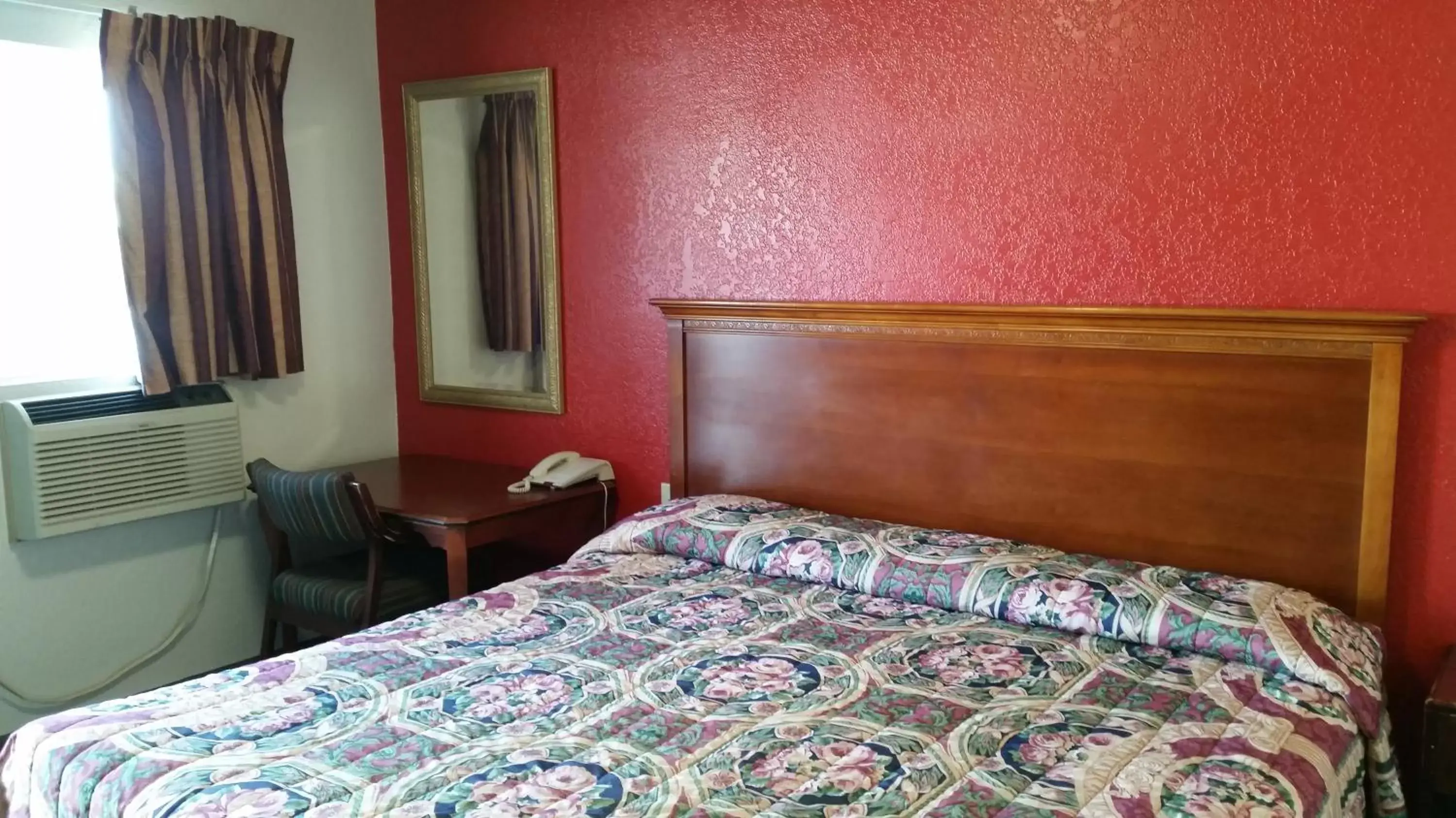 Bed in Budget Inn El Reno