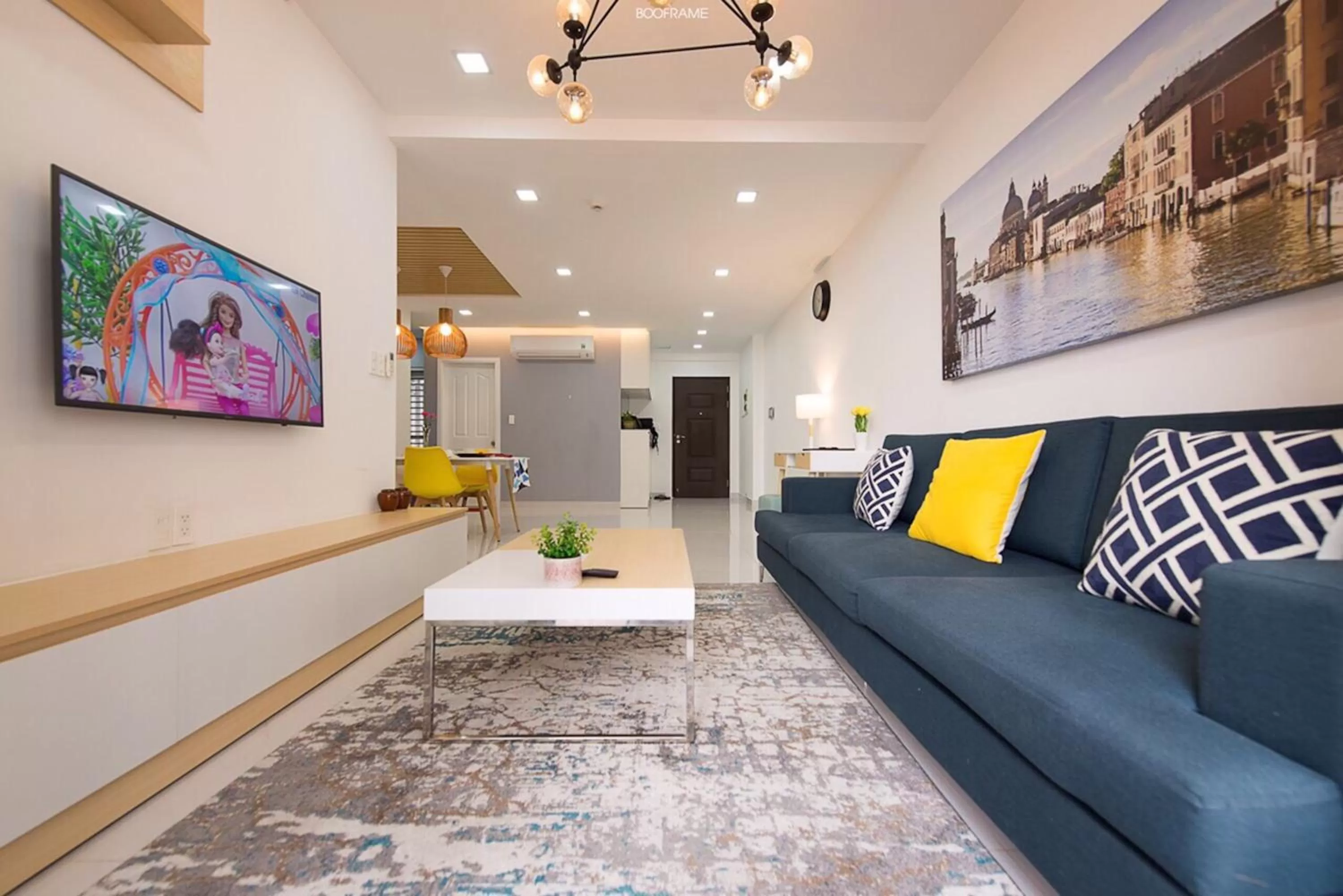 Living room in Scenic Valley Suite