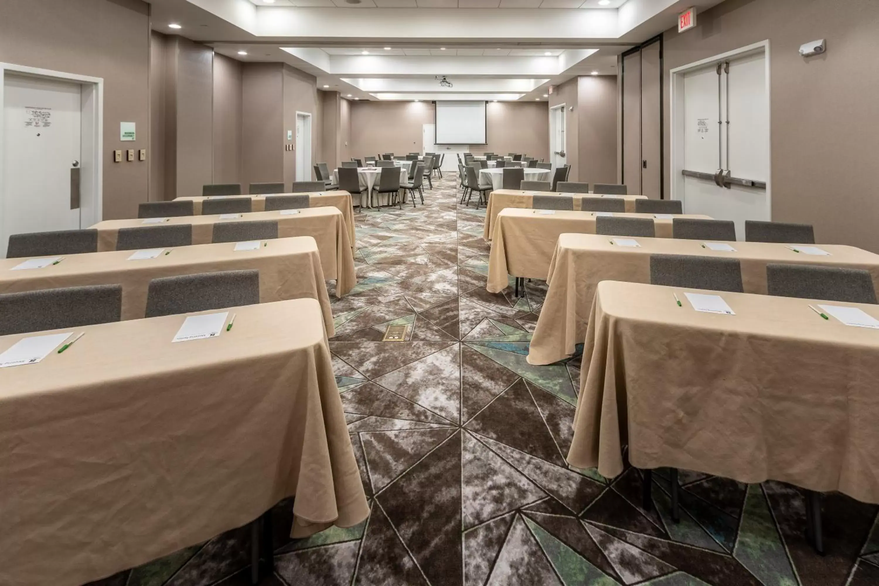 Meeting/conference room in Holiday Inn Hotel & Suites Memphis-Wolfchase Galleria, an IHG Hotel