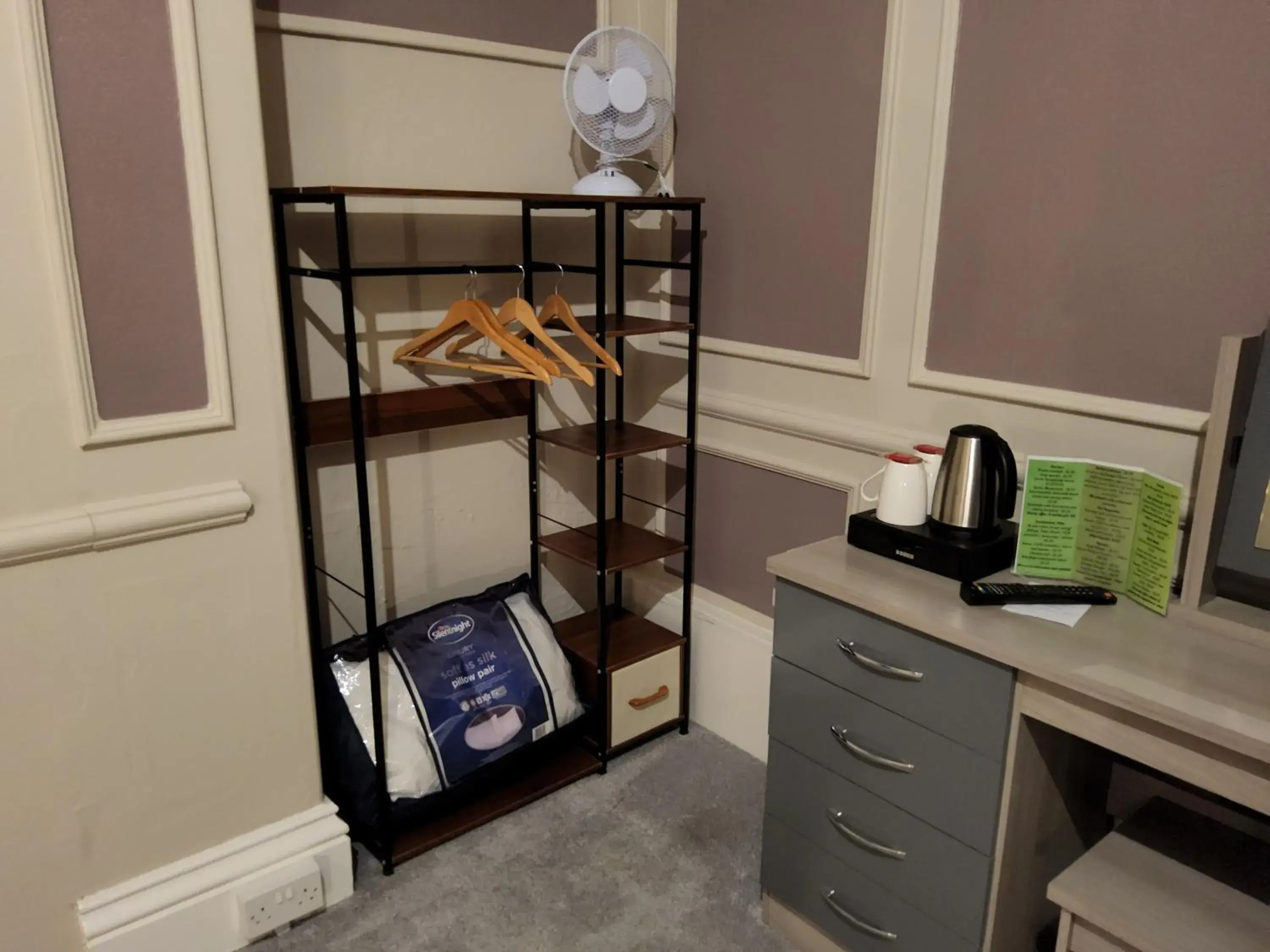 Bedroom in The Avenue Hotel