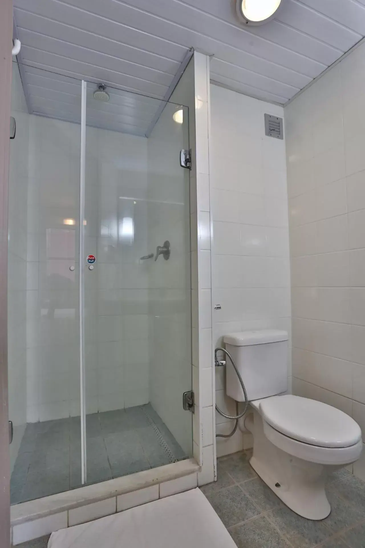 Shower, Bathroom in Ibis Maringa