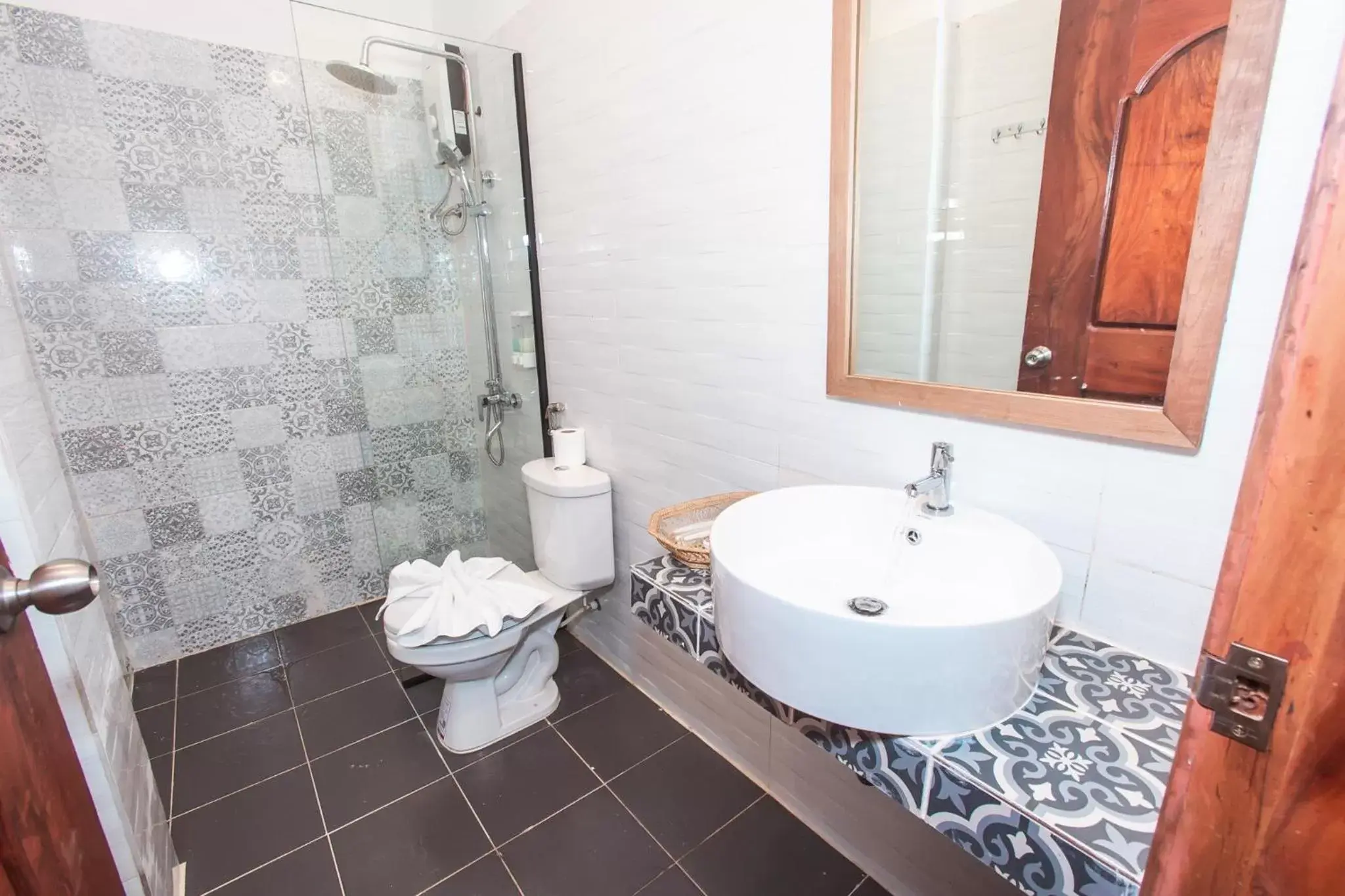 Bathroom in Grand Elevation Hotel