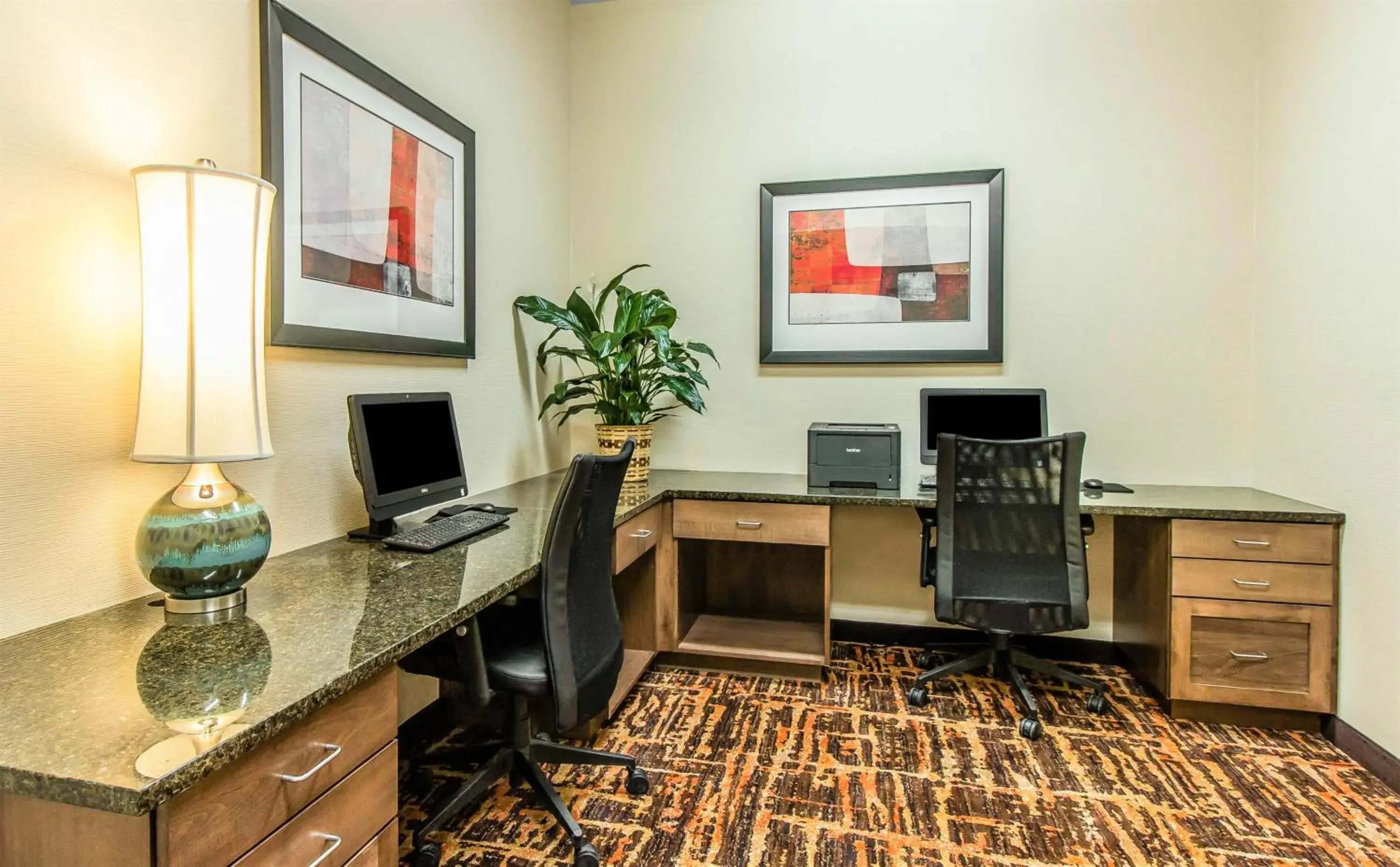 Business facilities, Business Area/Conference Room in MainStay Suites Watford City - Event Center