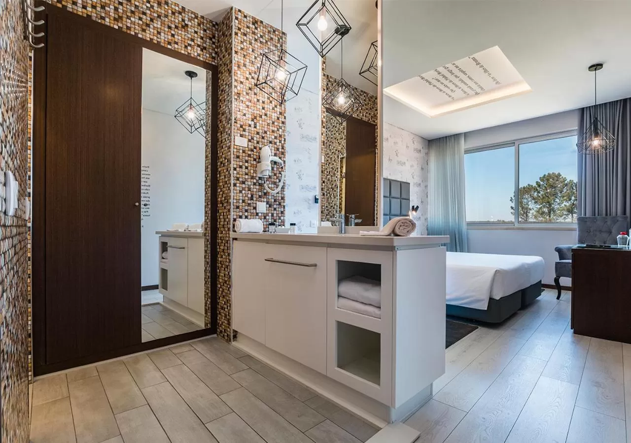 Toilet, Bed in Lisotel - Hotel & Spa