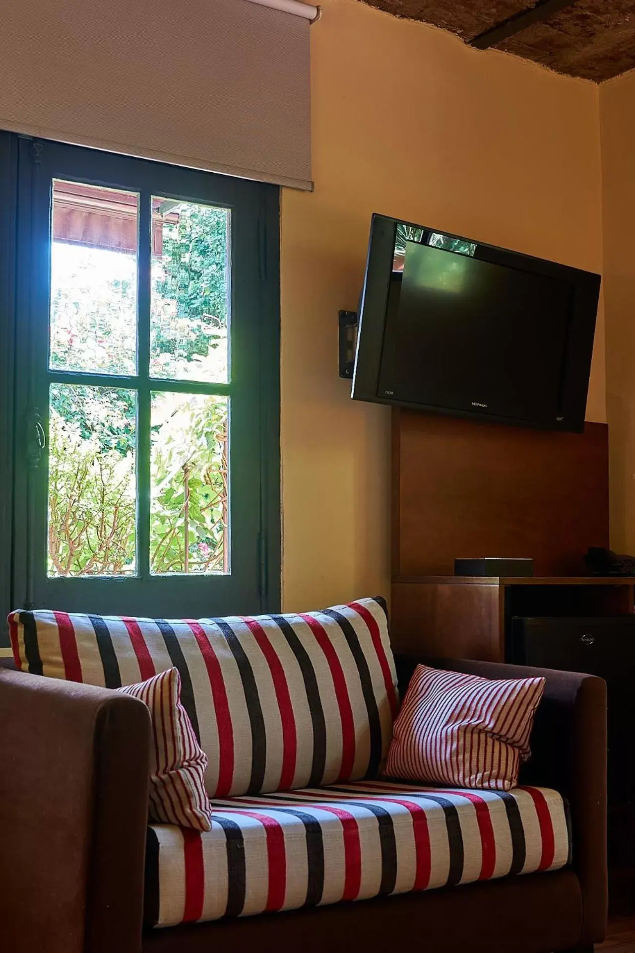 Photo of the whole room, Seating Area in BE Jardin Escondido By Coppola