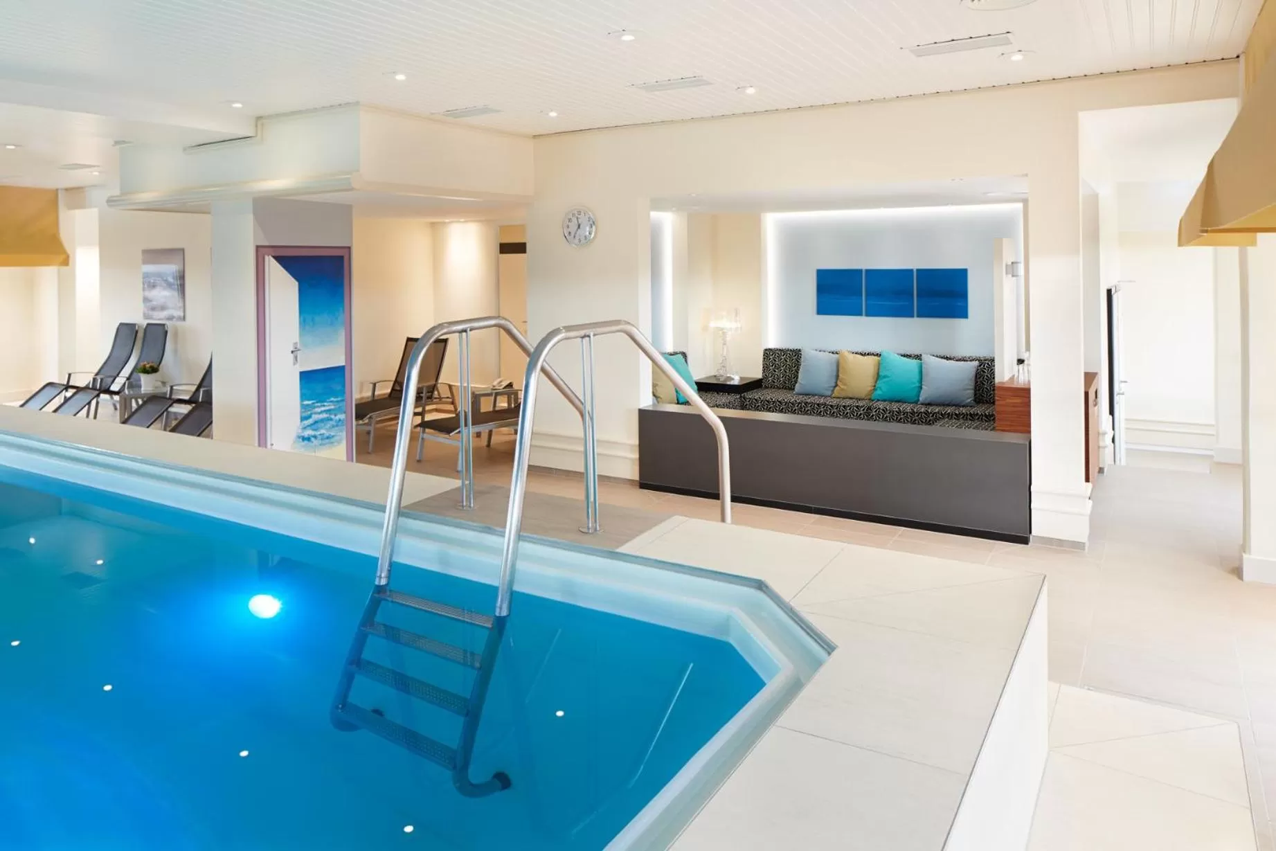 Swimming pool in Best Western Plus Arosa Hotel