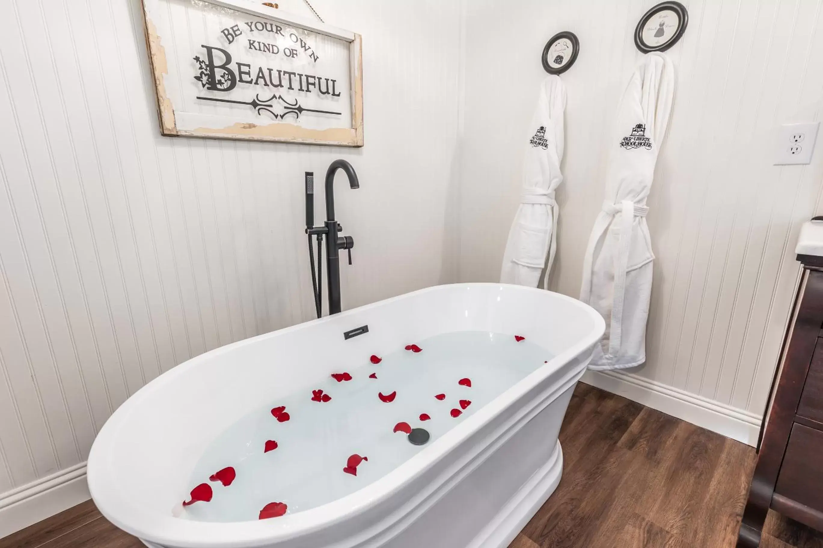 Deluxe King Studio in The Old Liberty Schoolhouse Deluxe King Studio in The Old Liberty Schoolhouse