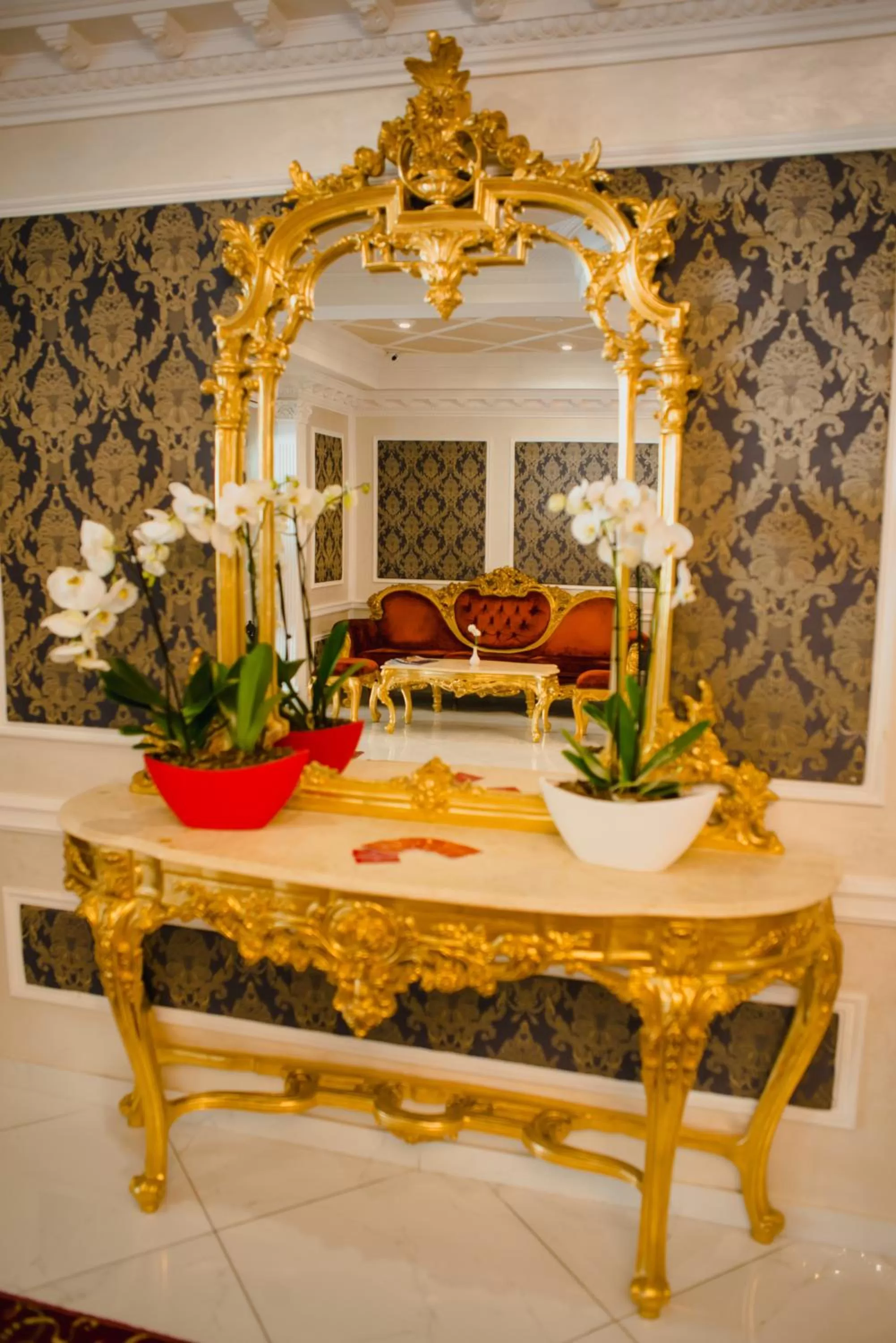 Communal lounge/ TV room in Olympic Hotel