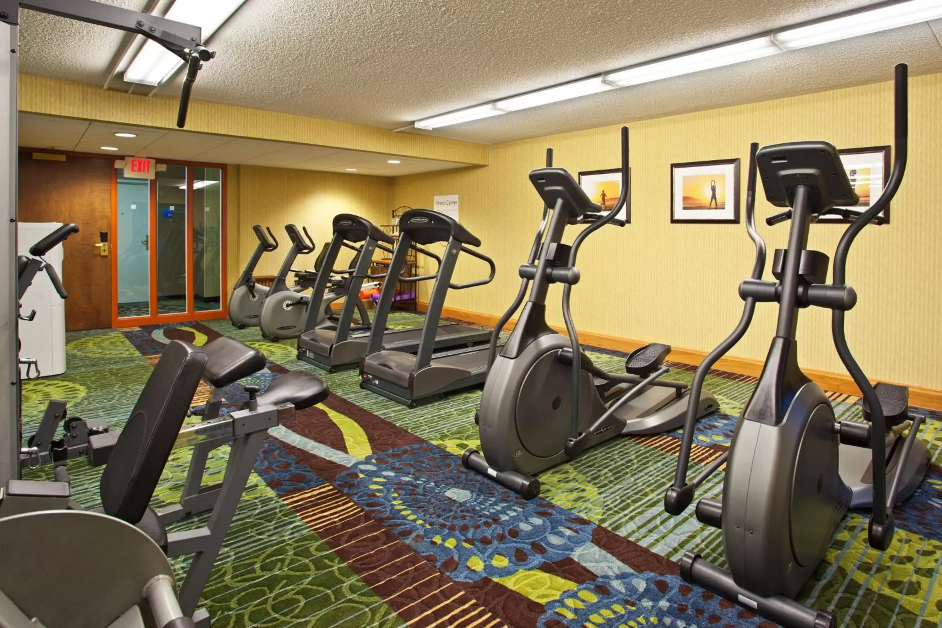 Fitness centre/facilities, Fitness Center/Facilities in Holiday Inn Express Hotel & Suites Pittsburgh Airport, an IHG Hotel