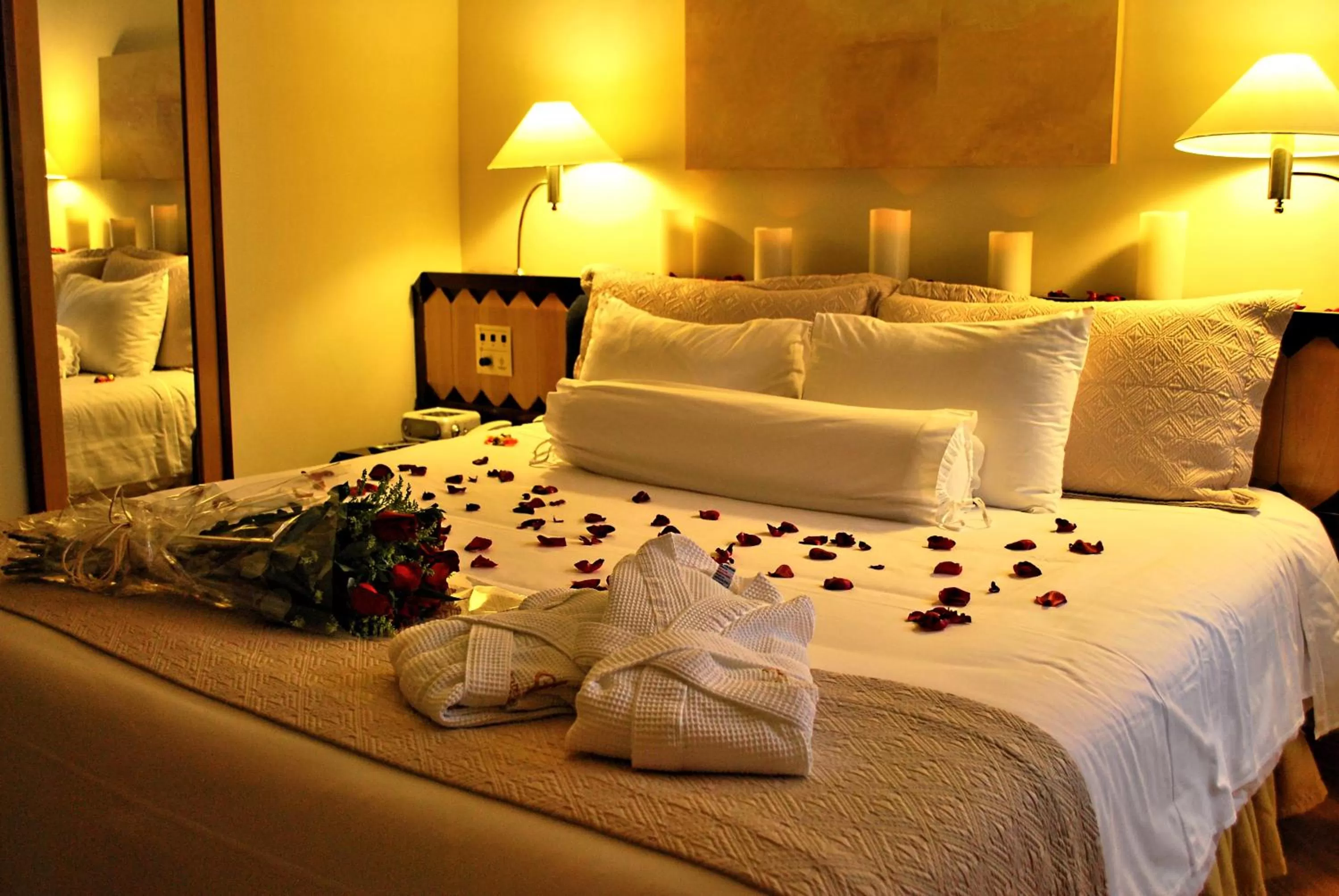 Bed in Golden Tower Pinheiros by Fênix Hotéis